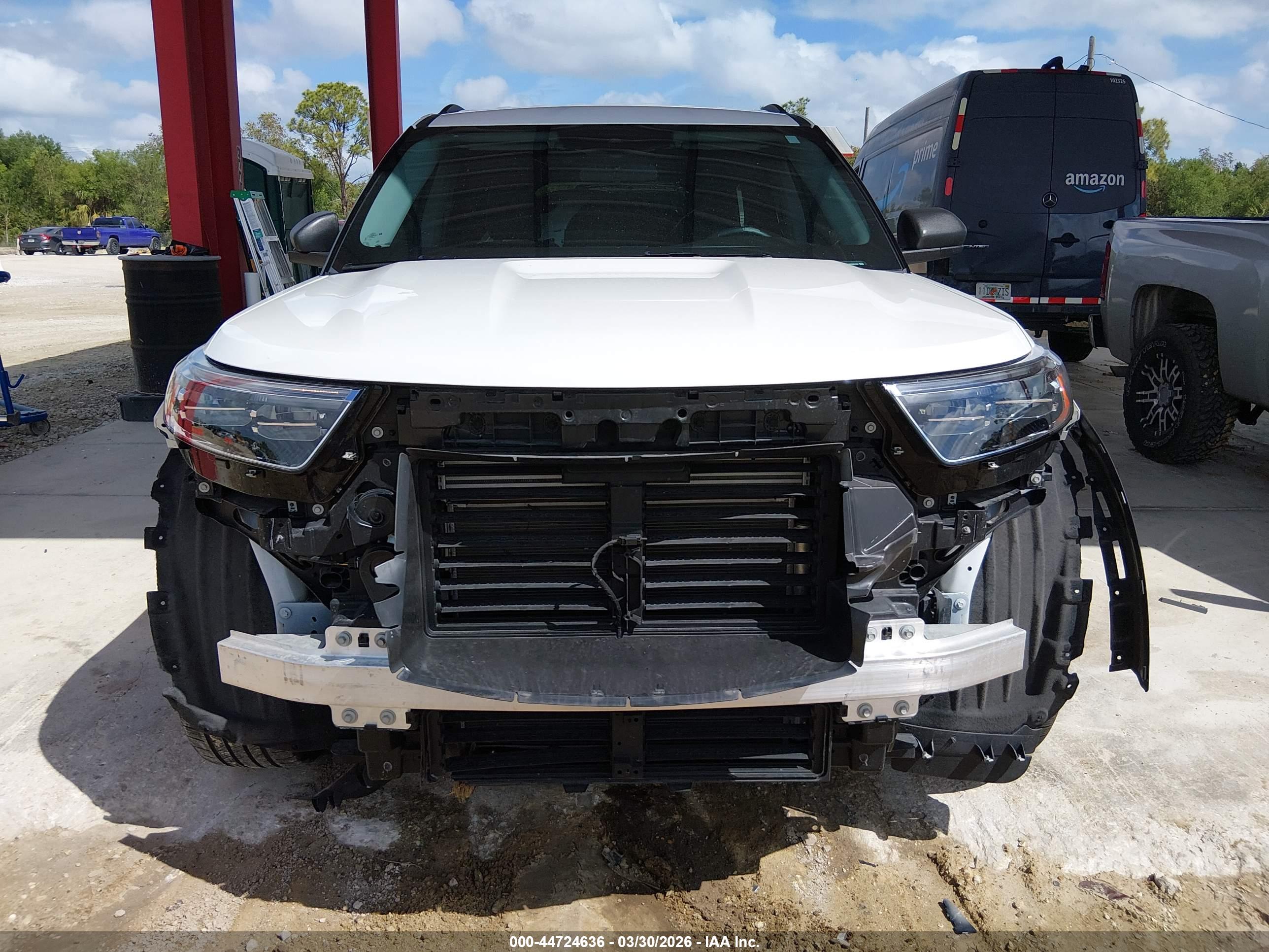 FORD EXPLORER image 6
