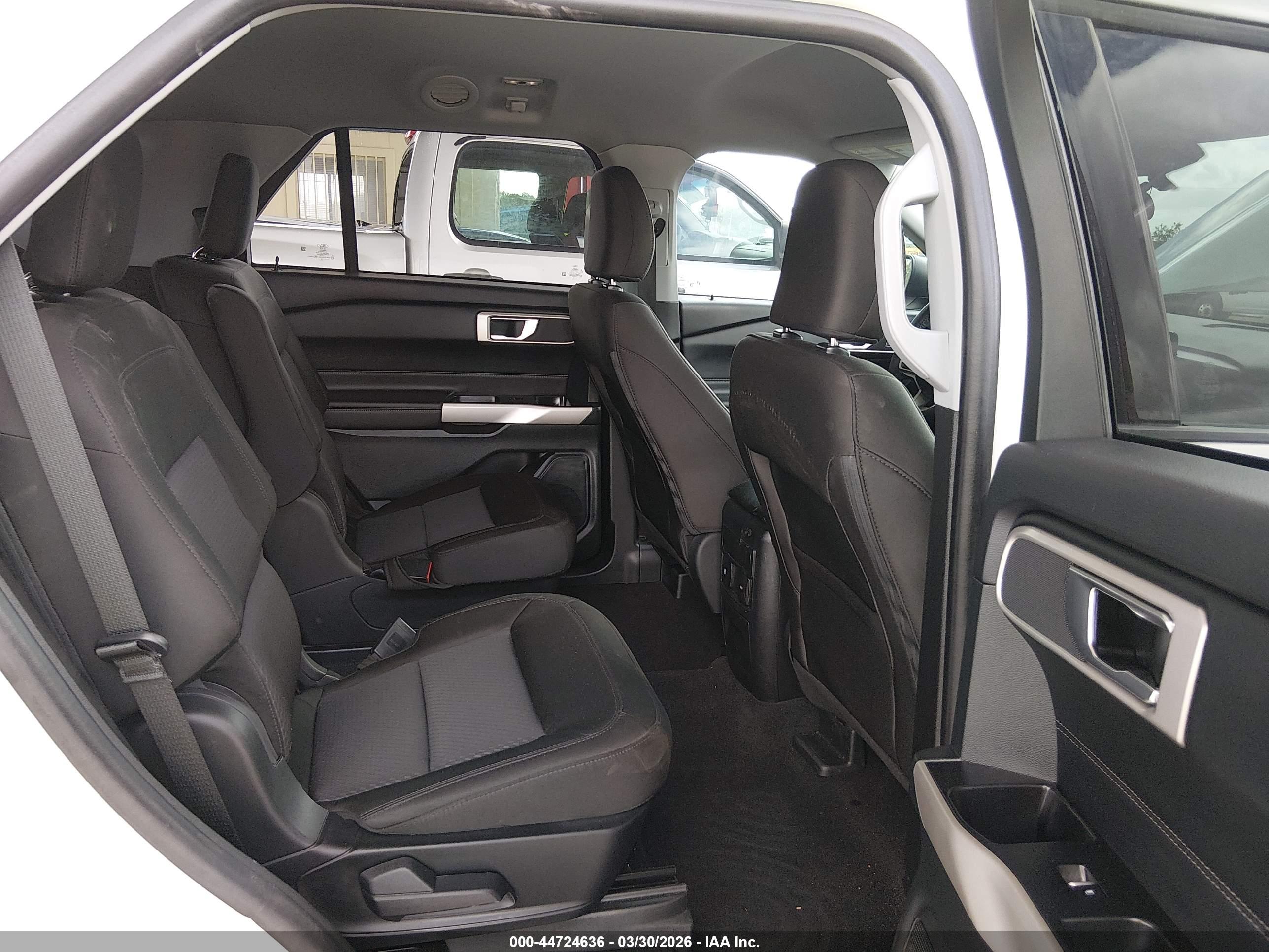 FORD EXPLORER image 8