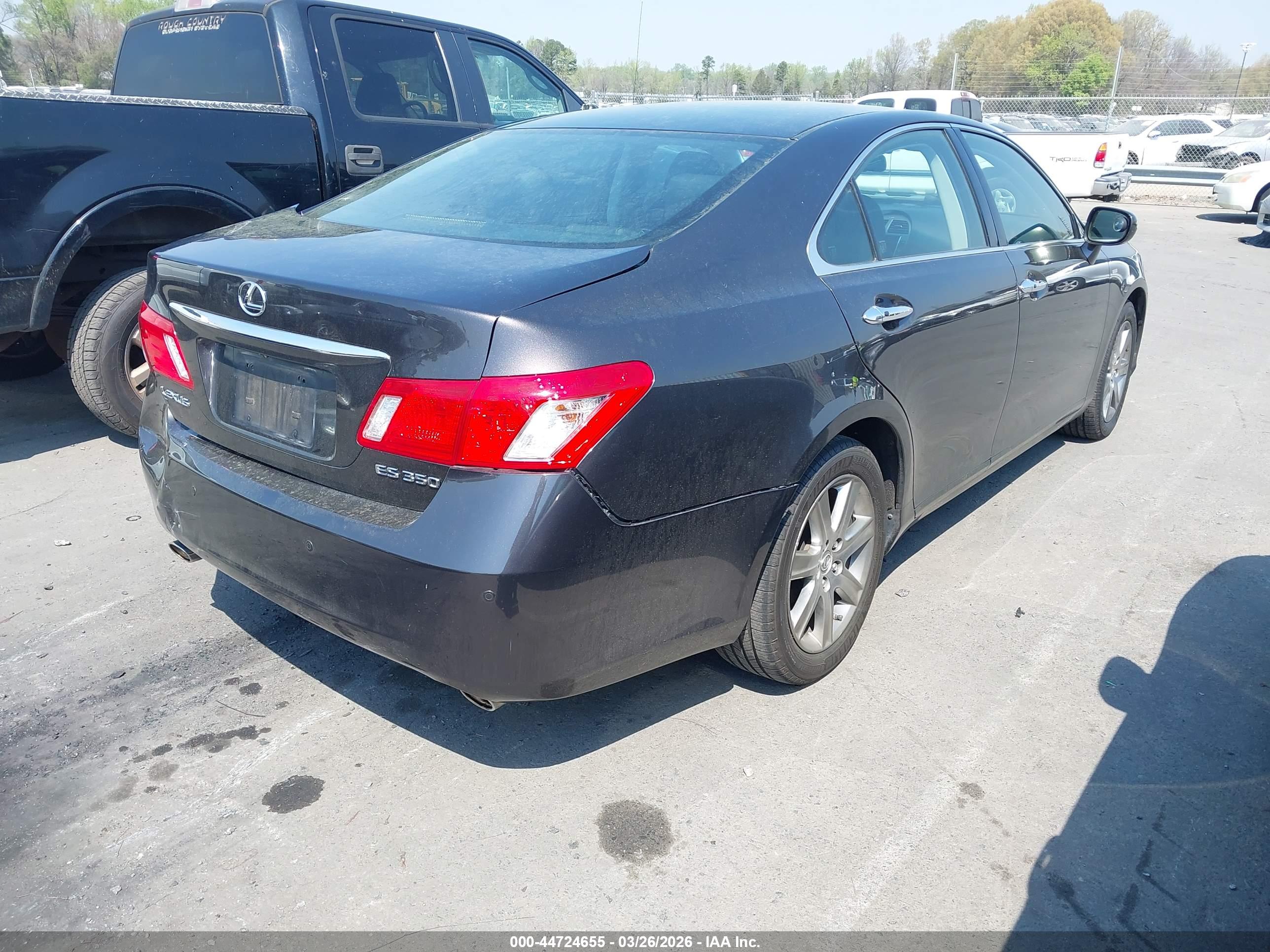 LEXUS ES image 4