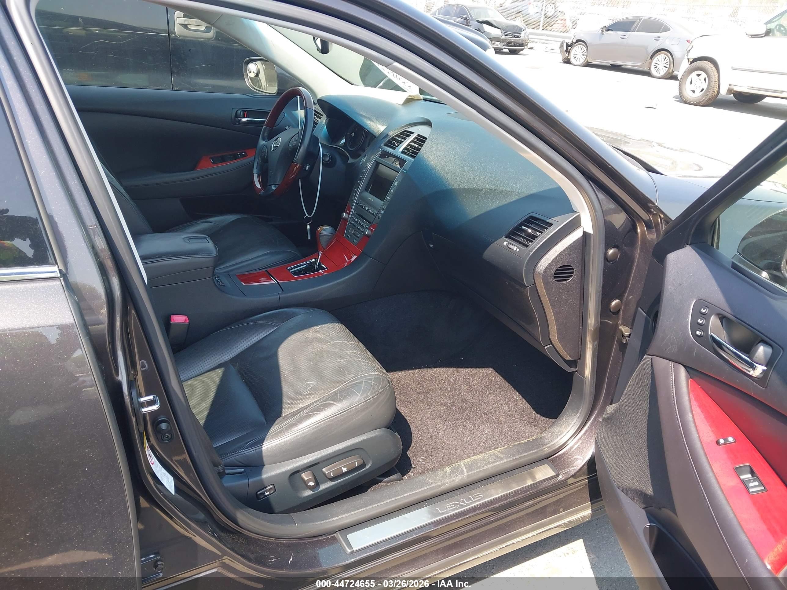 LEXUS ES image 5