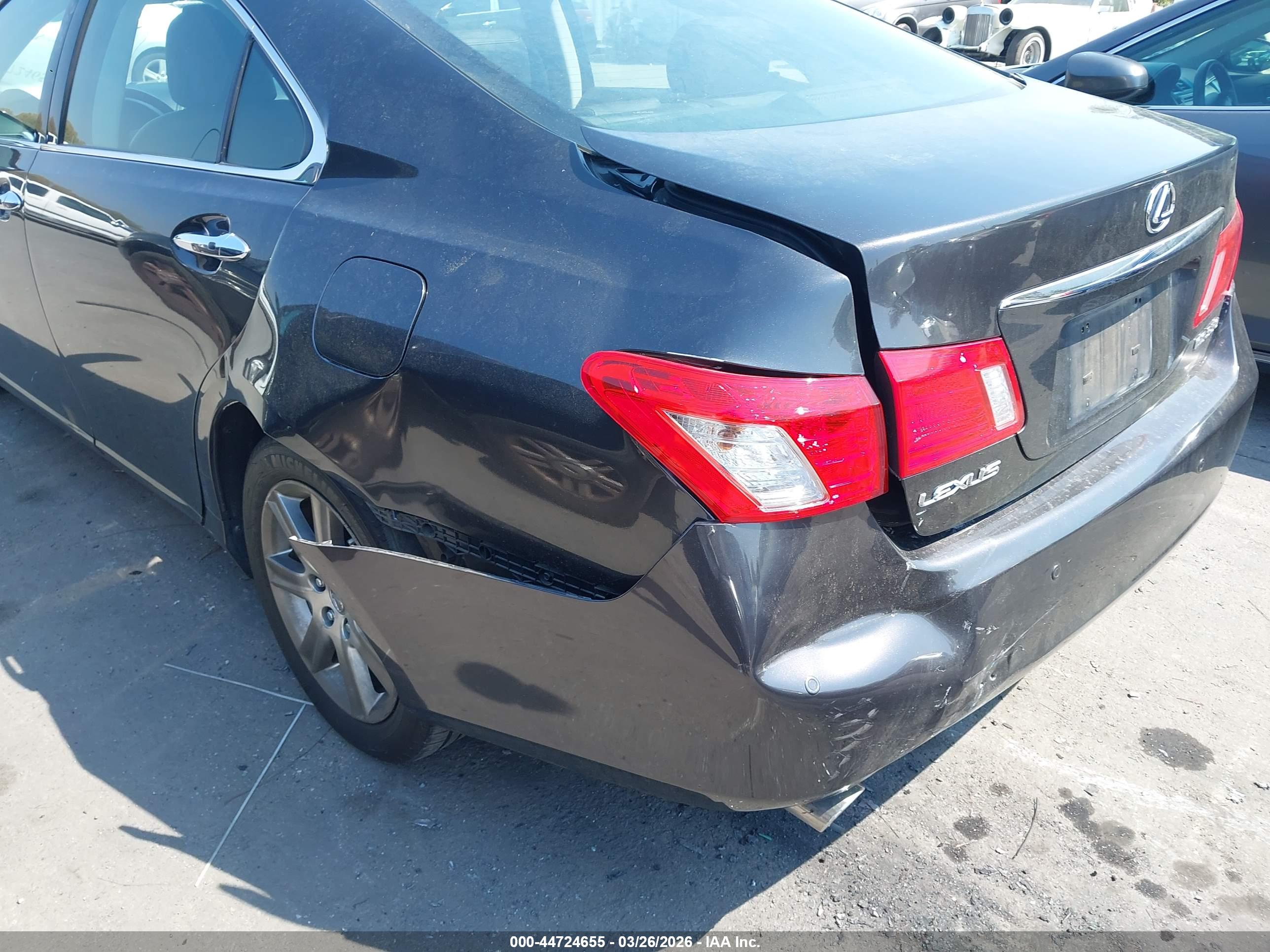 LEXUS ES image 6