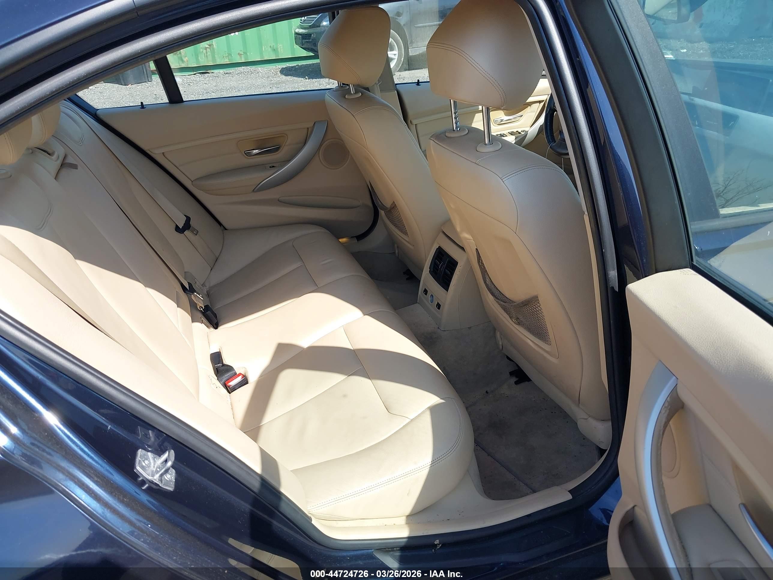 BMW 328I image 8