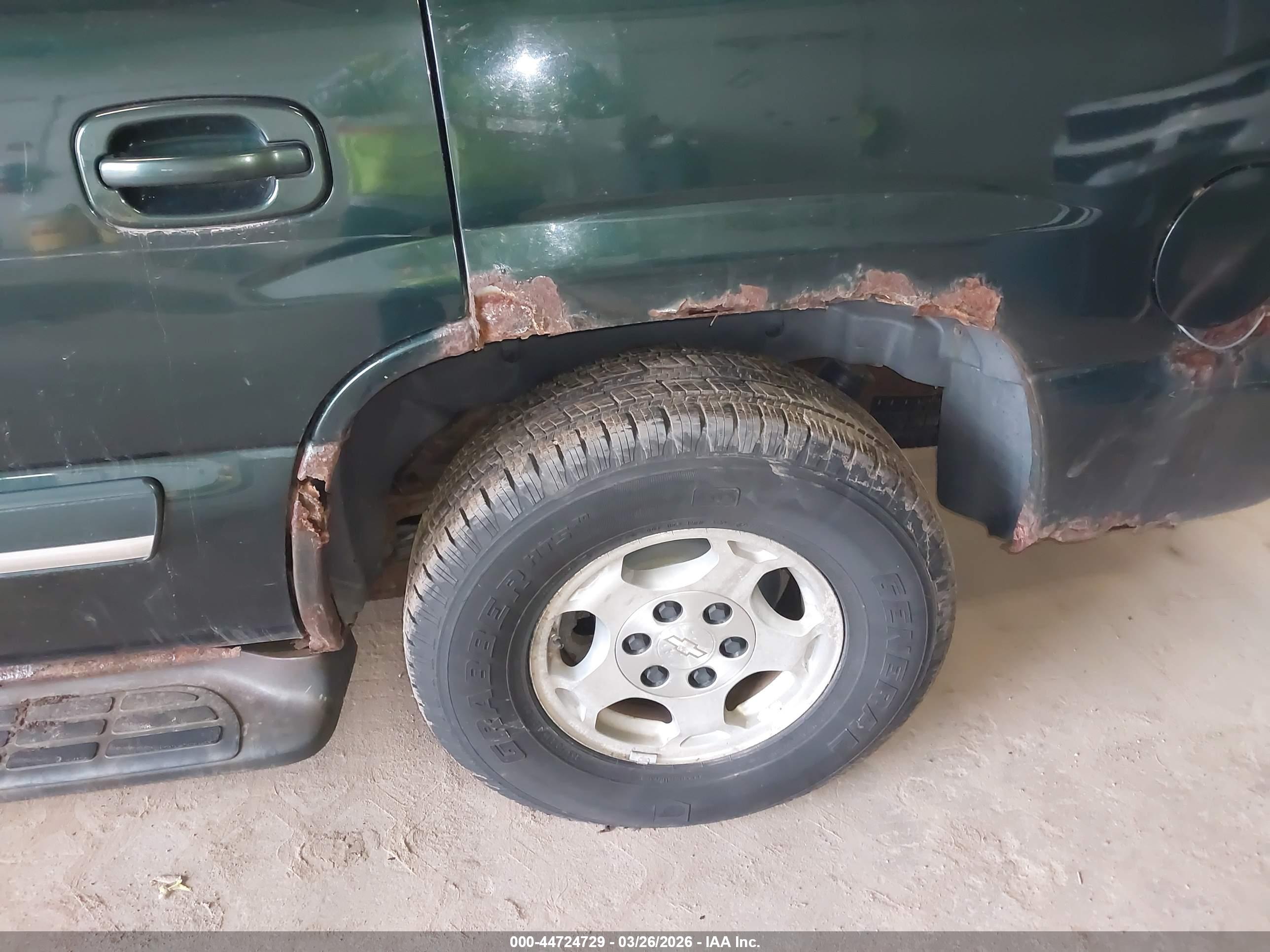 CHEVROLET TAHOE image 6