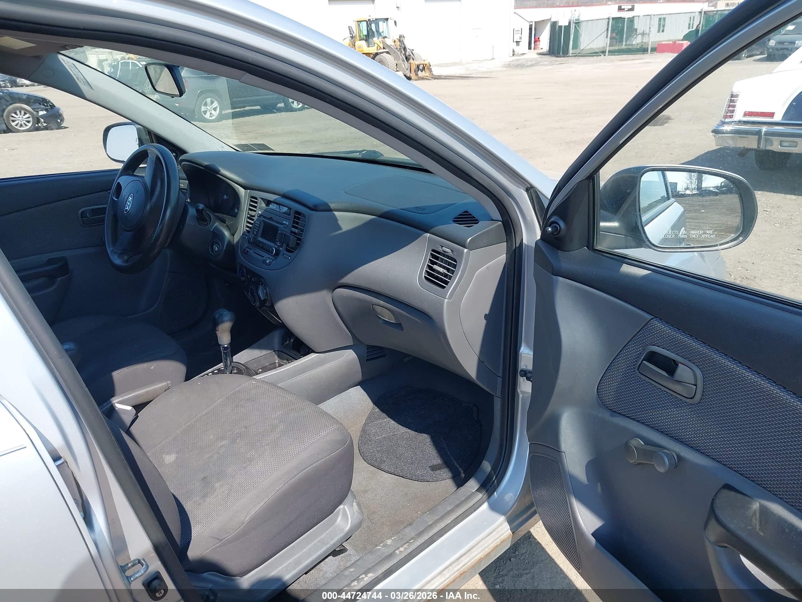 KIA RIO image 5