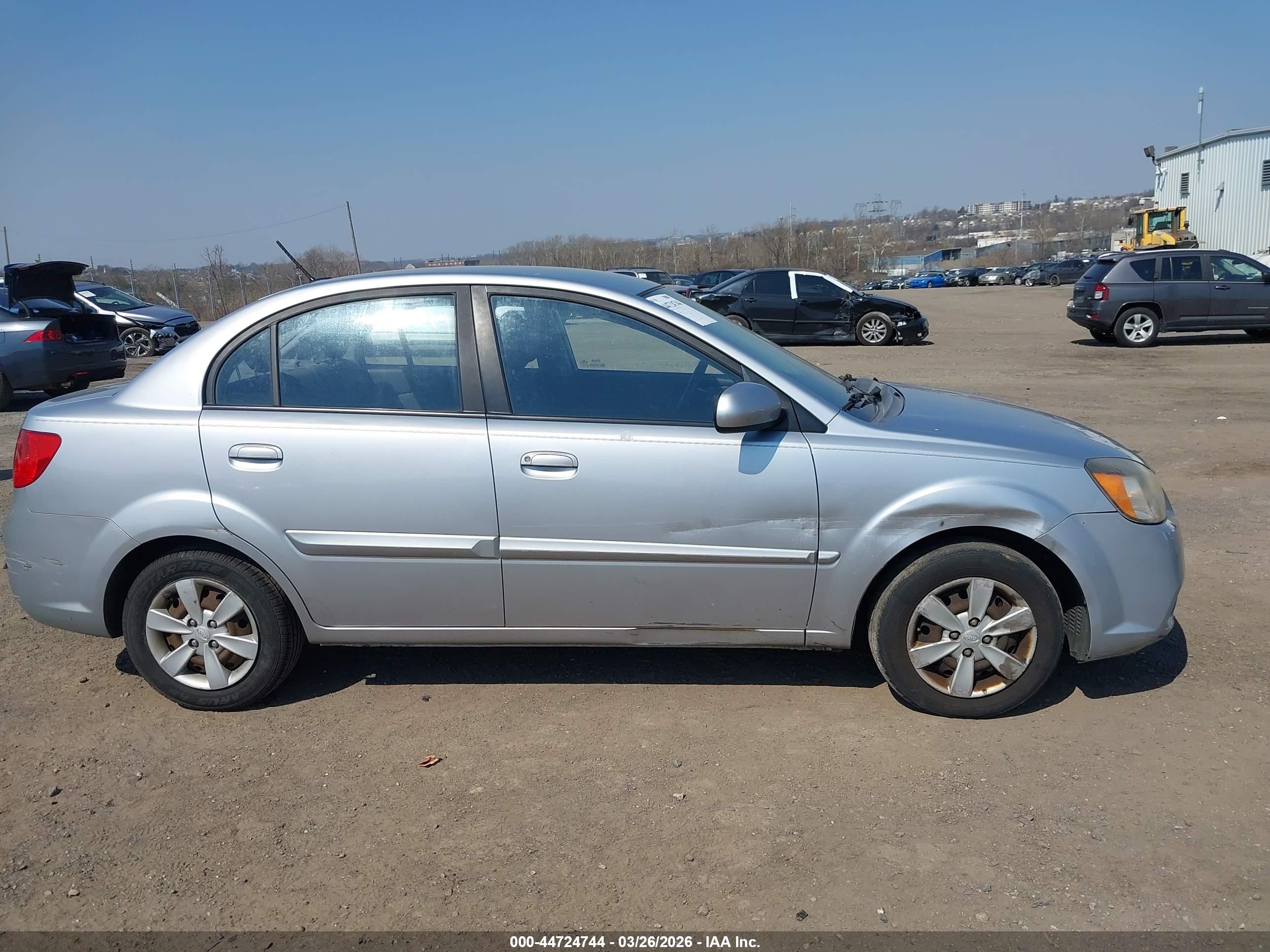 KIA RIO image 6