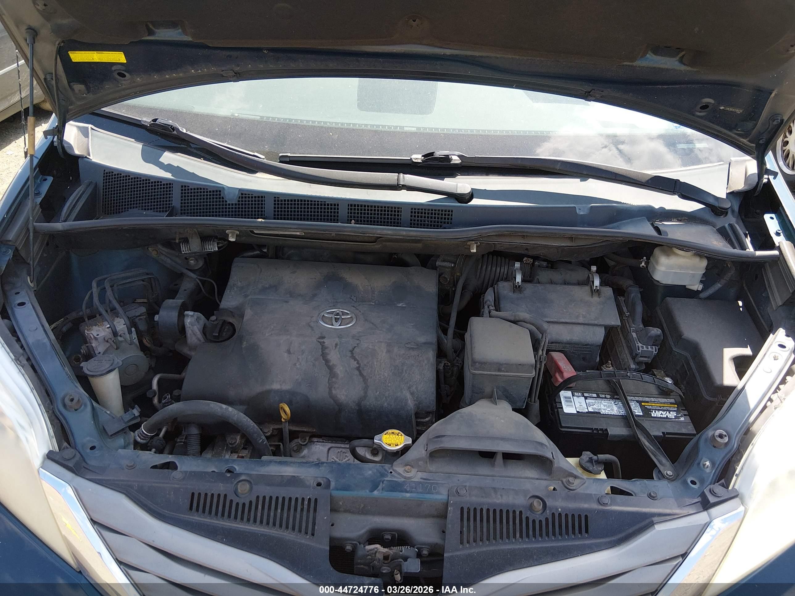 TOYOTA SIENNA image 10