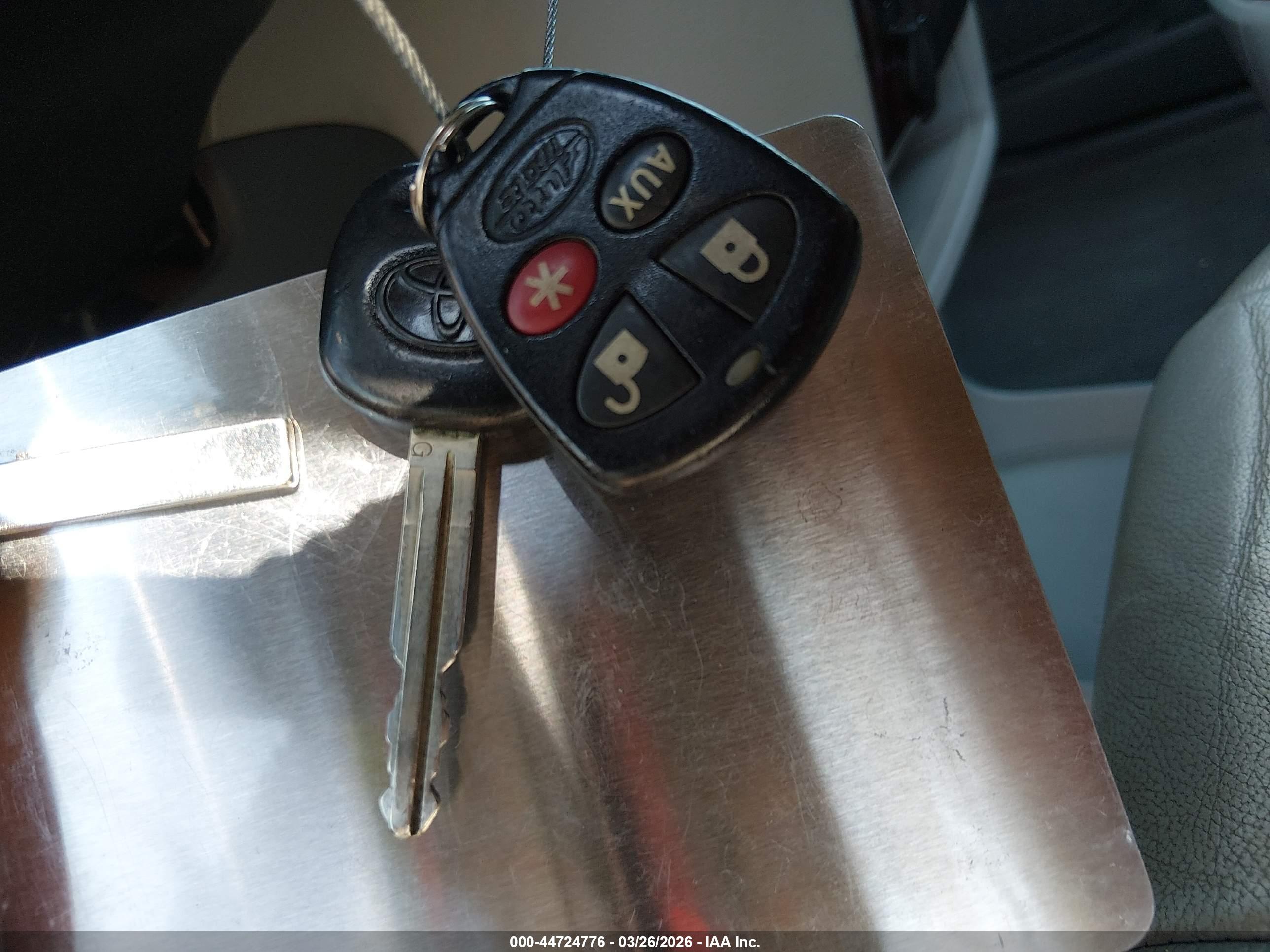 TOYOTA SIENNA image 11