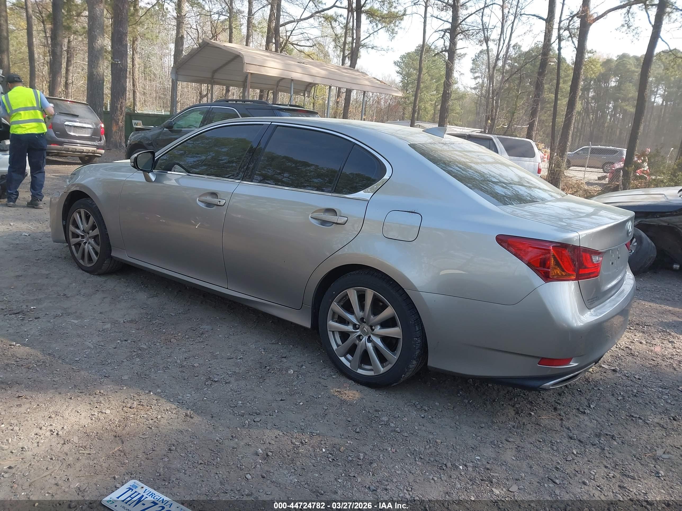LEXUS GS image 3