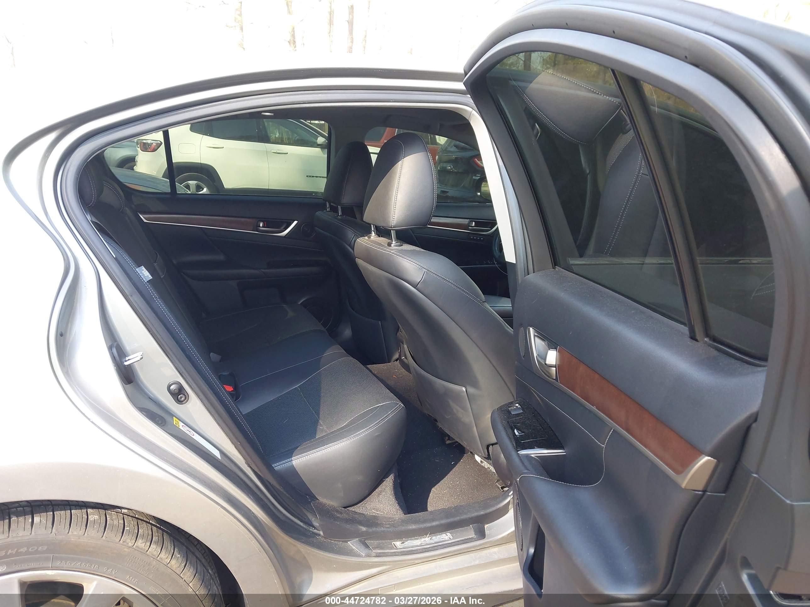 LEXUS GS image 8