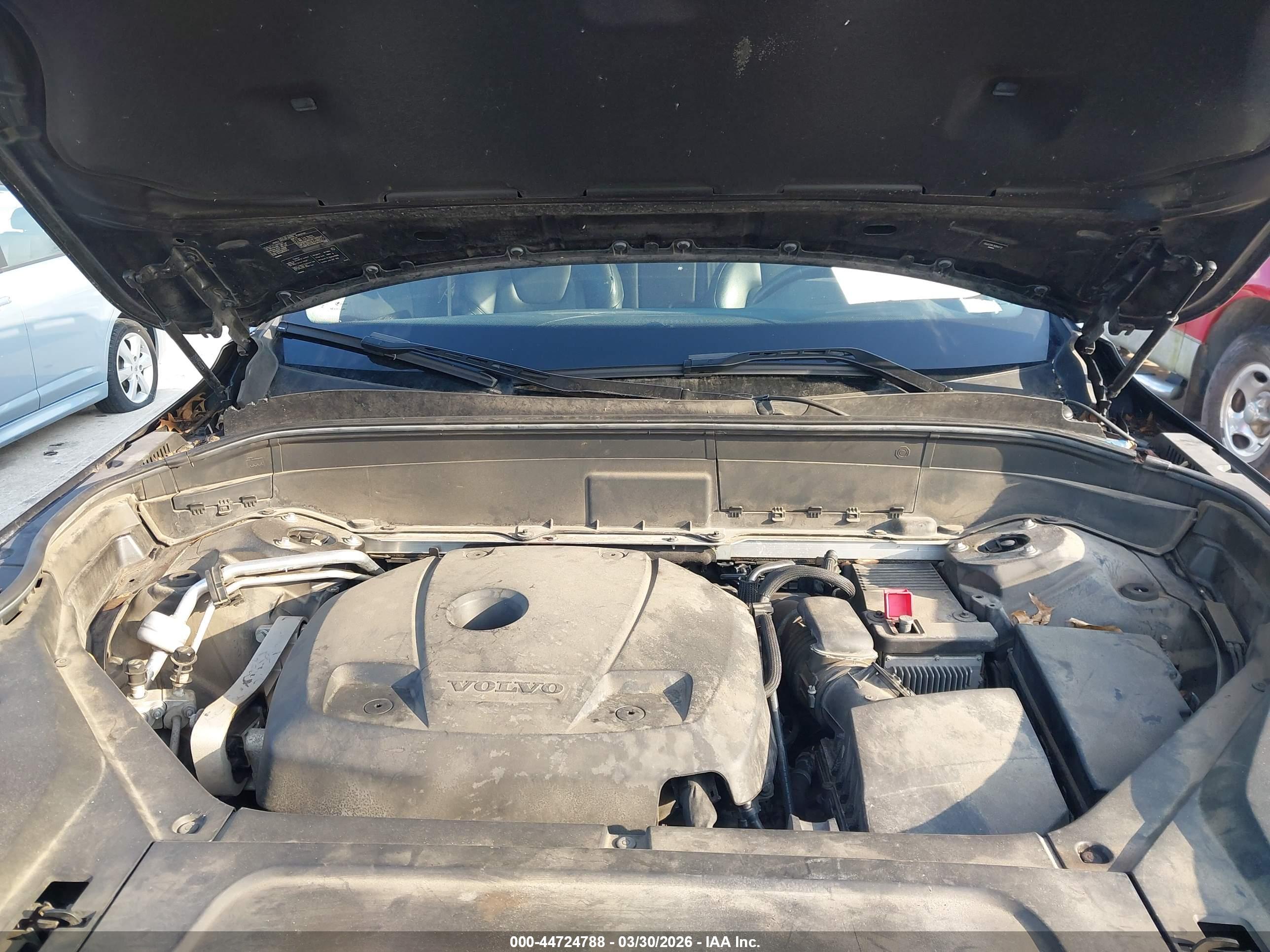 VOLVO XC90 image 10