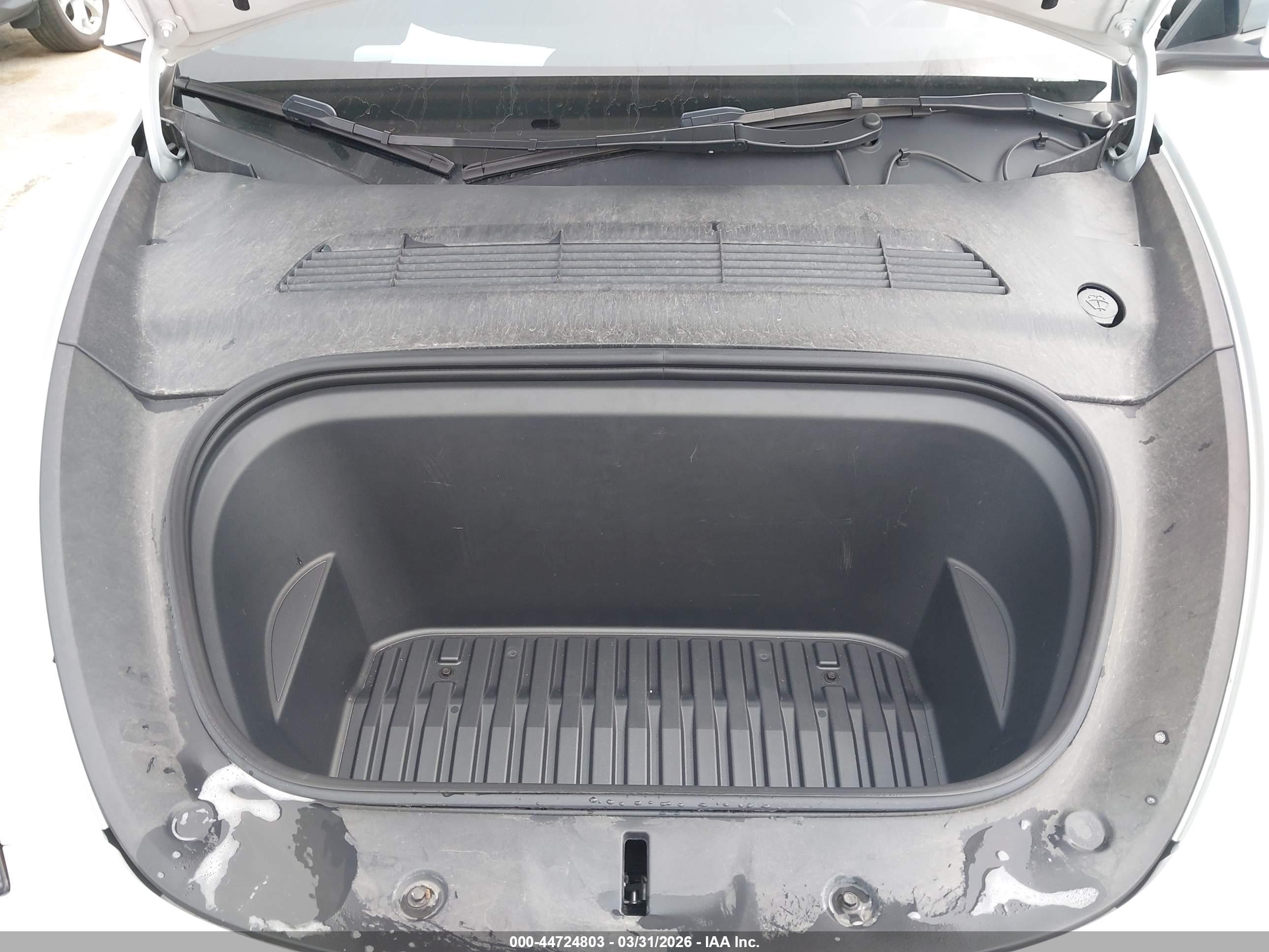 TESLA MODEL image 10
