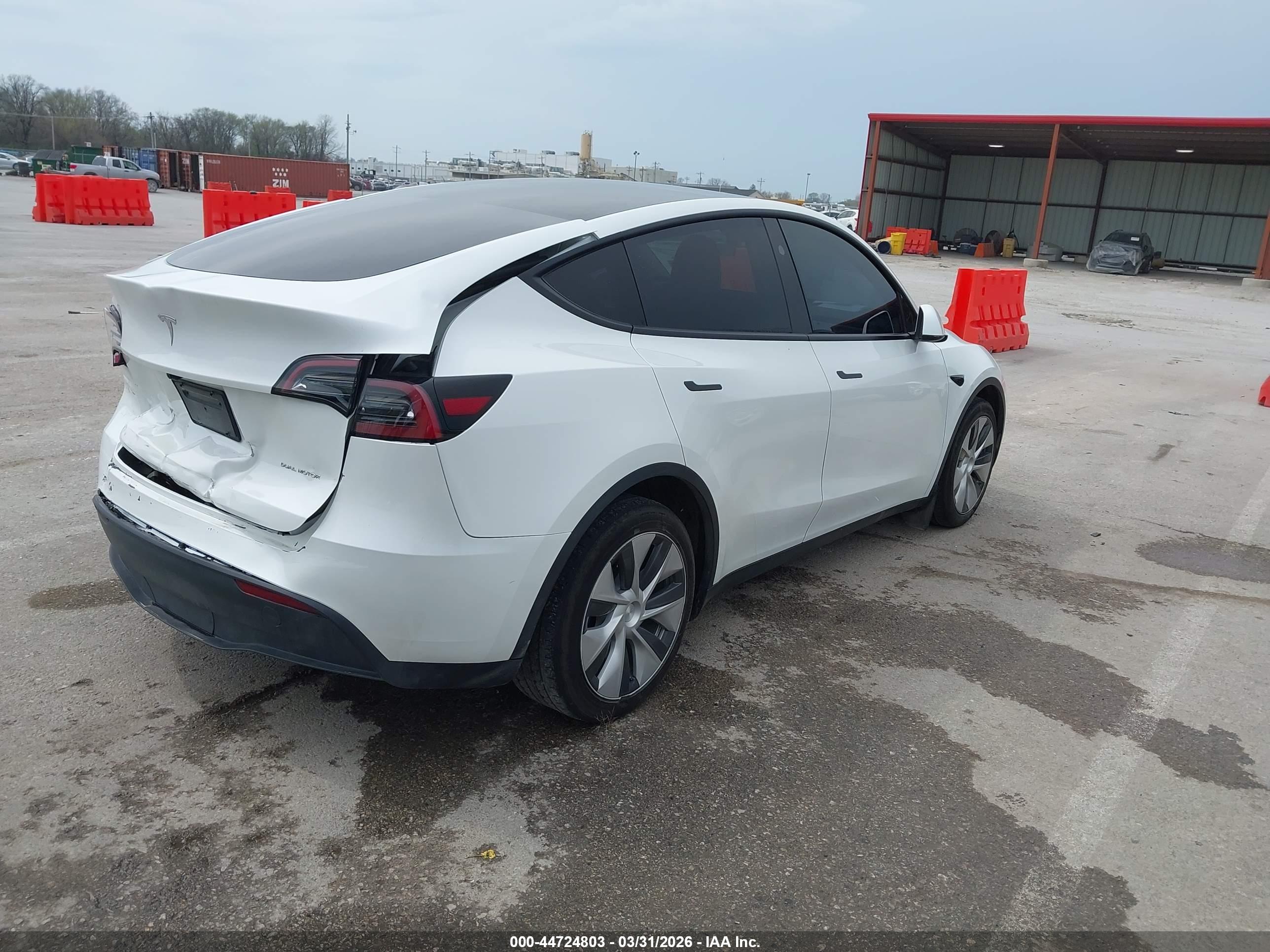 TESLA MODEL image 4