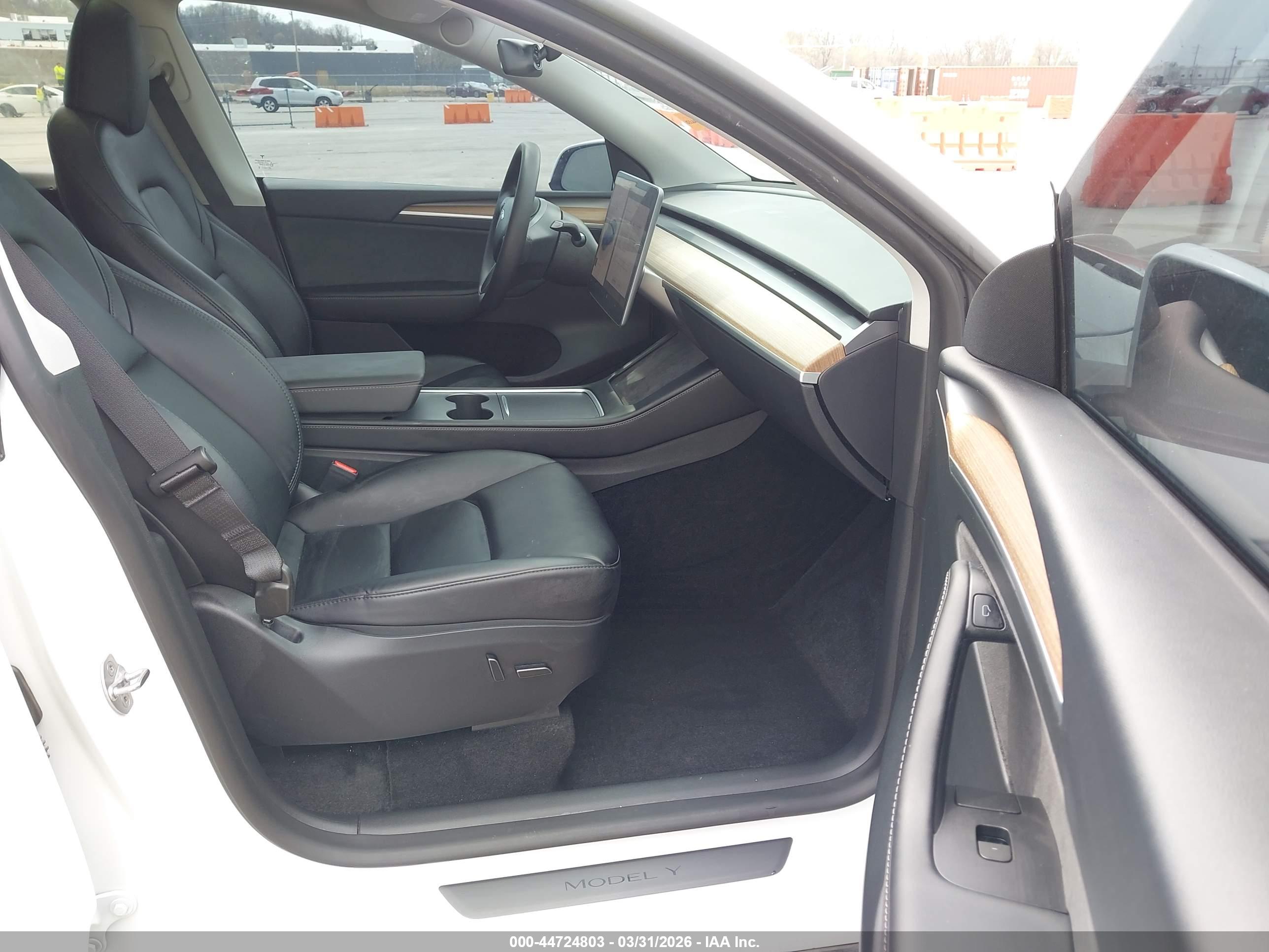 TESLA MODEL image 5