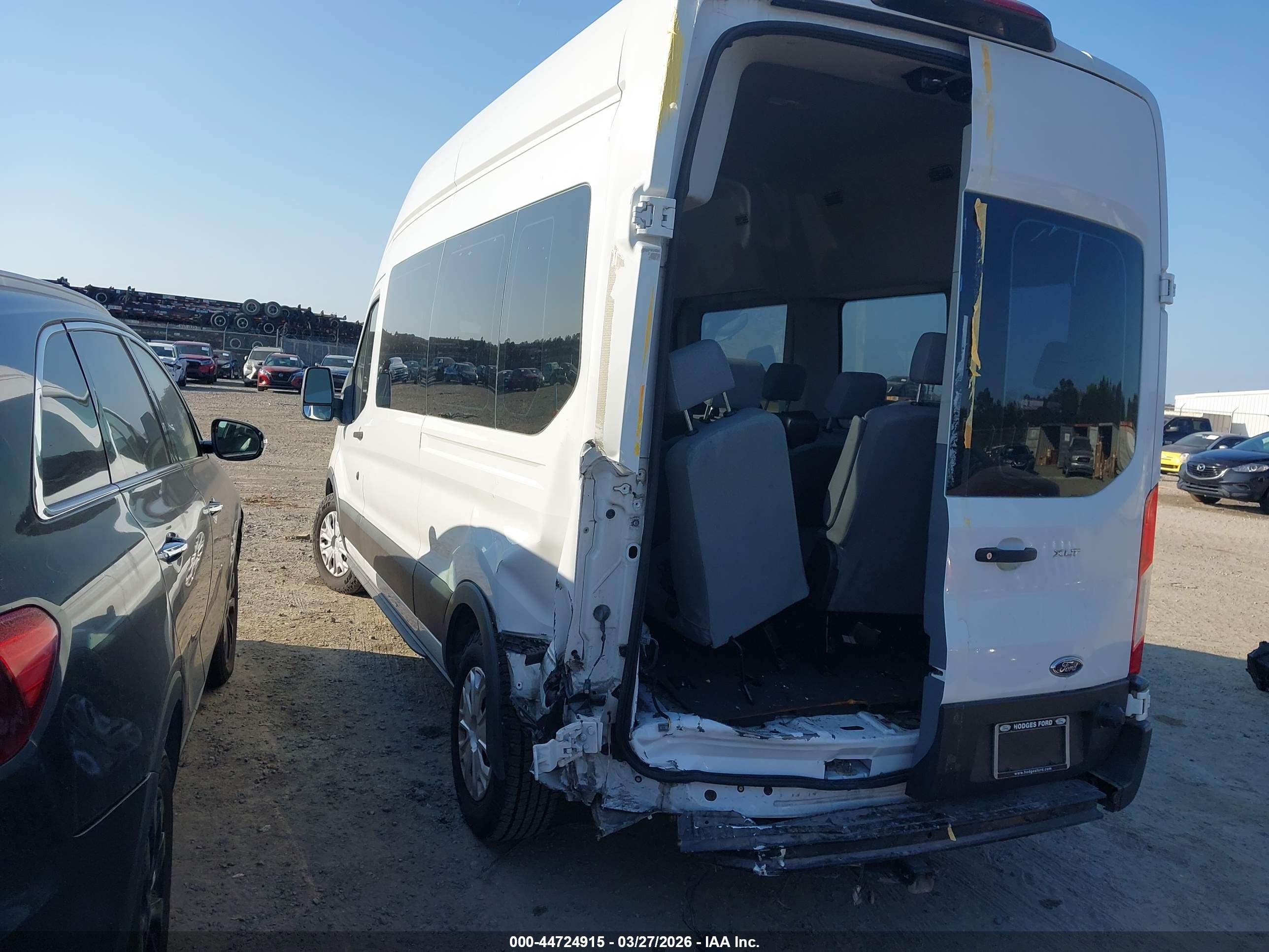 FORD TRANSIT-350 image 3