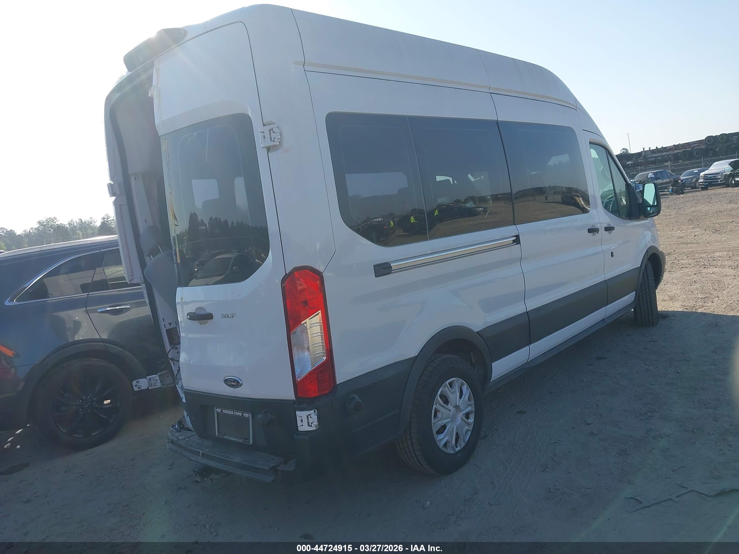 FORD TRANSIT-350 image 4