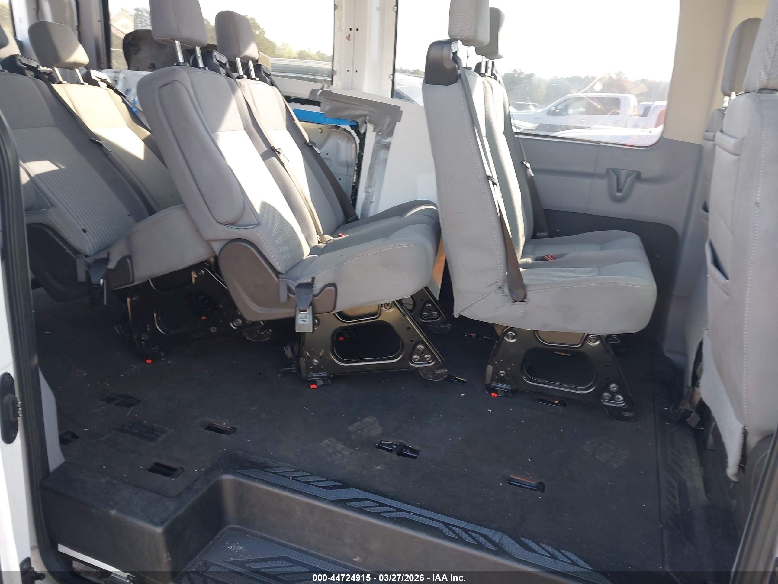 FORD TRANSIT-350 image 8