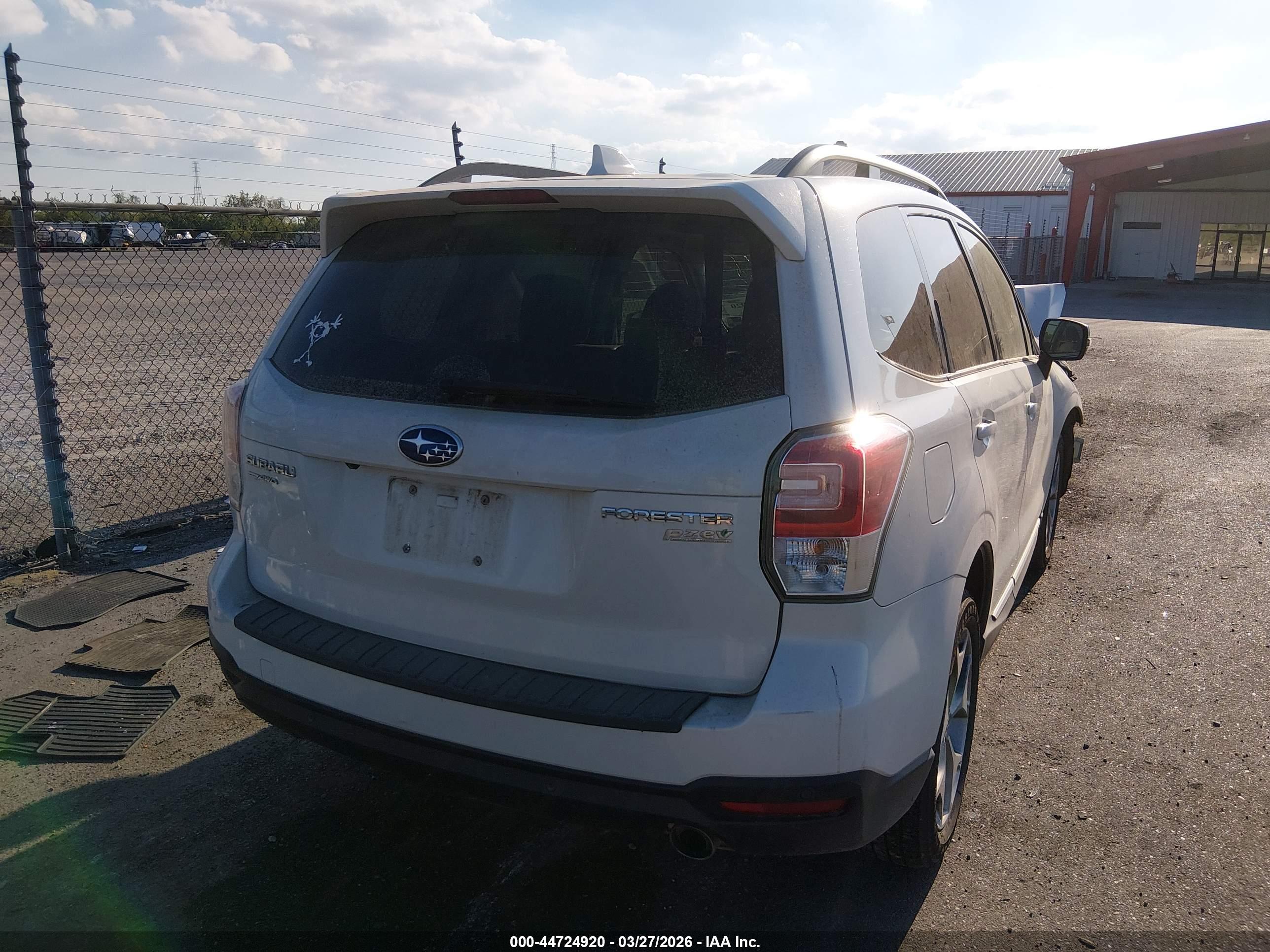 SUBARU FORESTER image 4