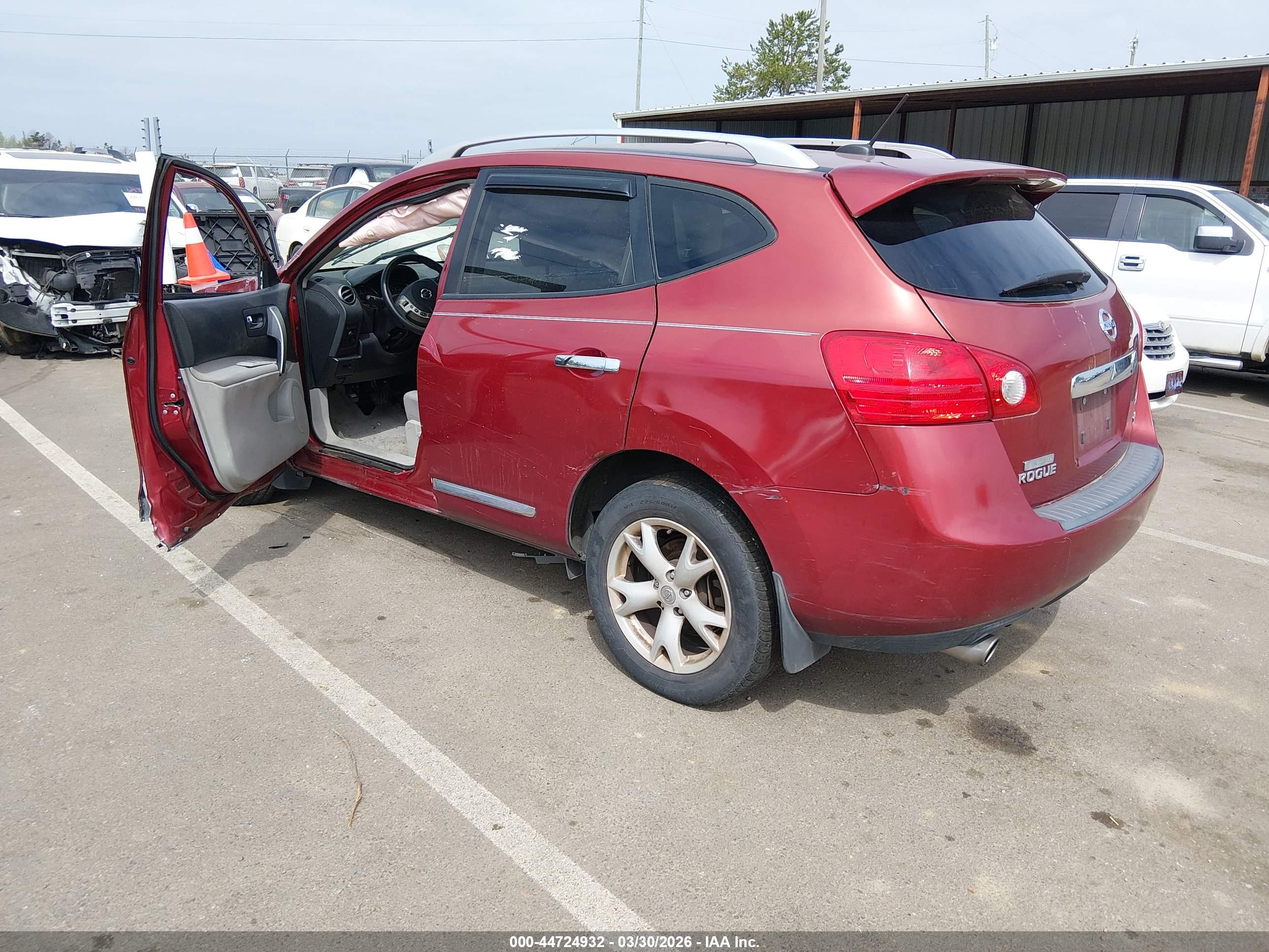 NISSAN ROGUE image 3