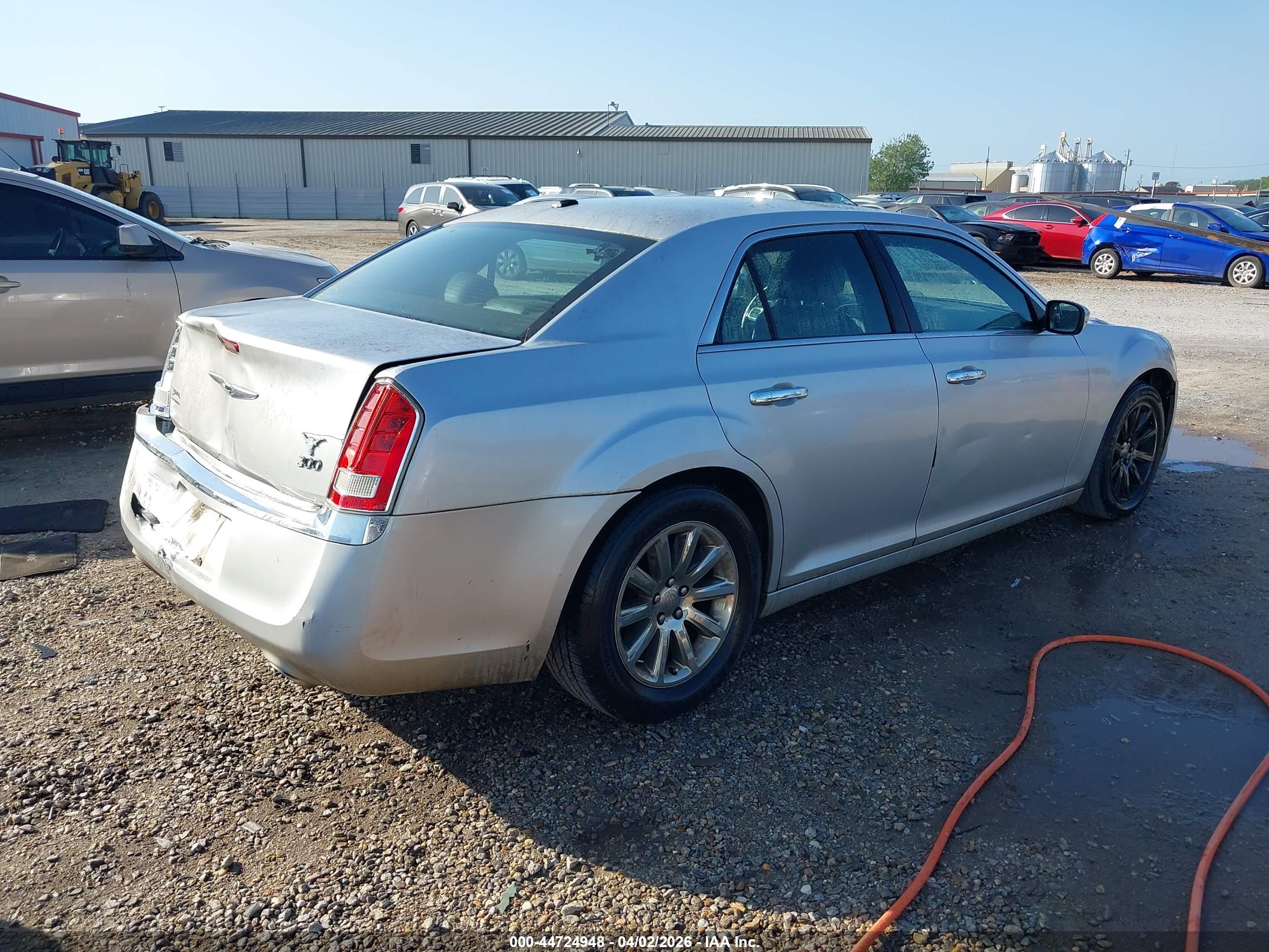 CHRYSLER 300 image 4