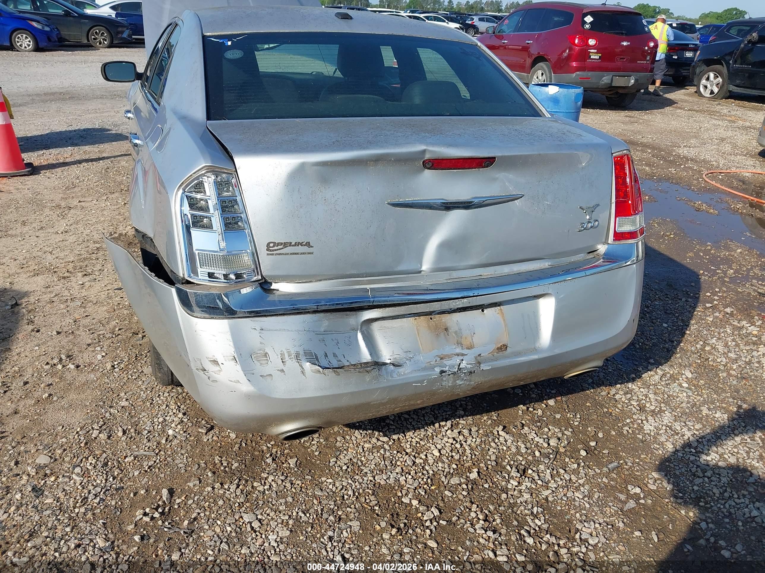 CHRYSLER 300 image 6