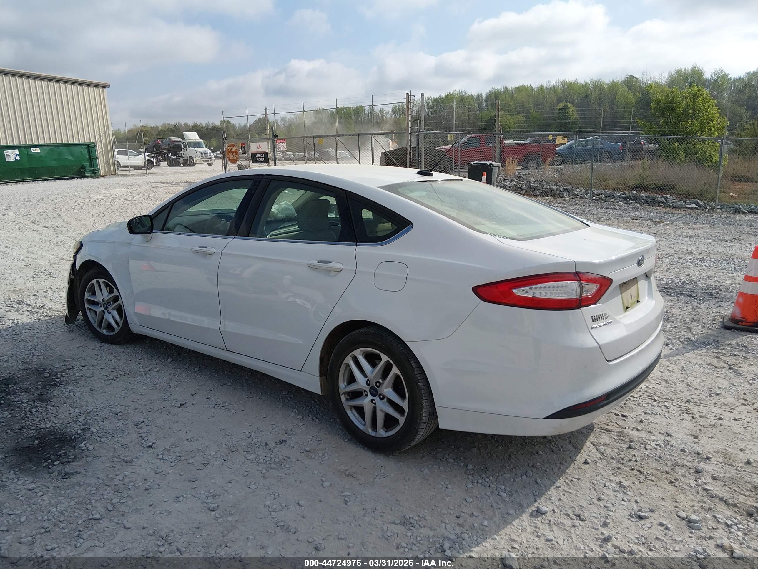 FORD FUSION image 3