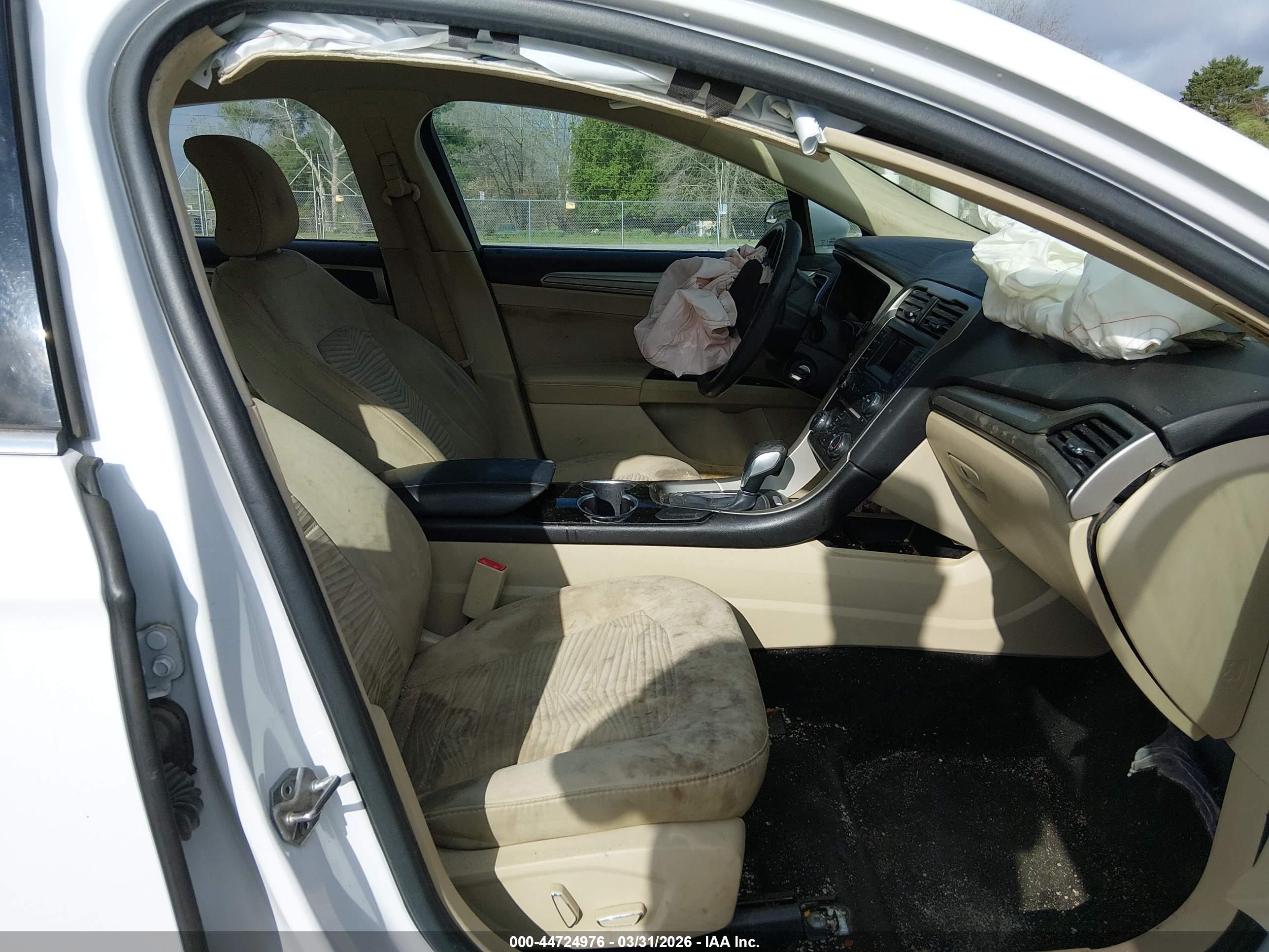 FORD FUSION image 5