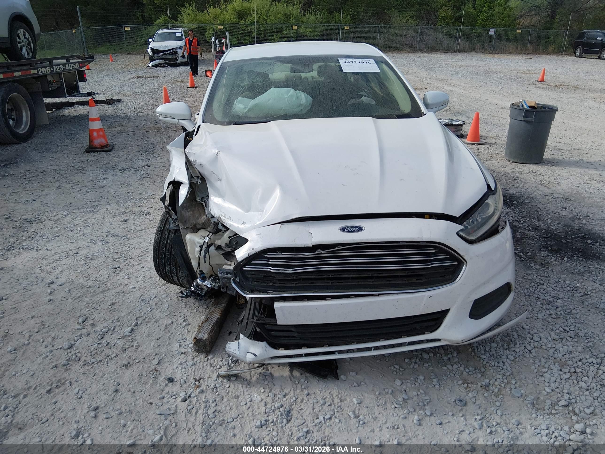 FORD FUSION image 6