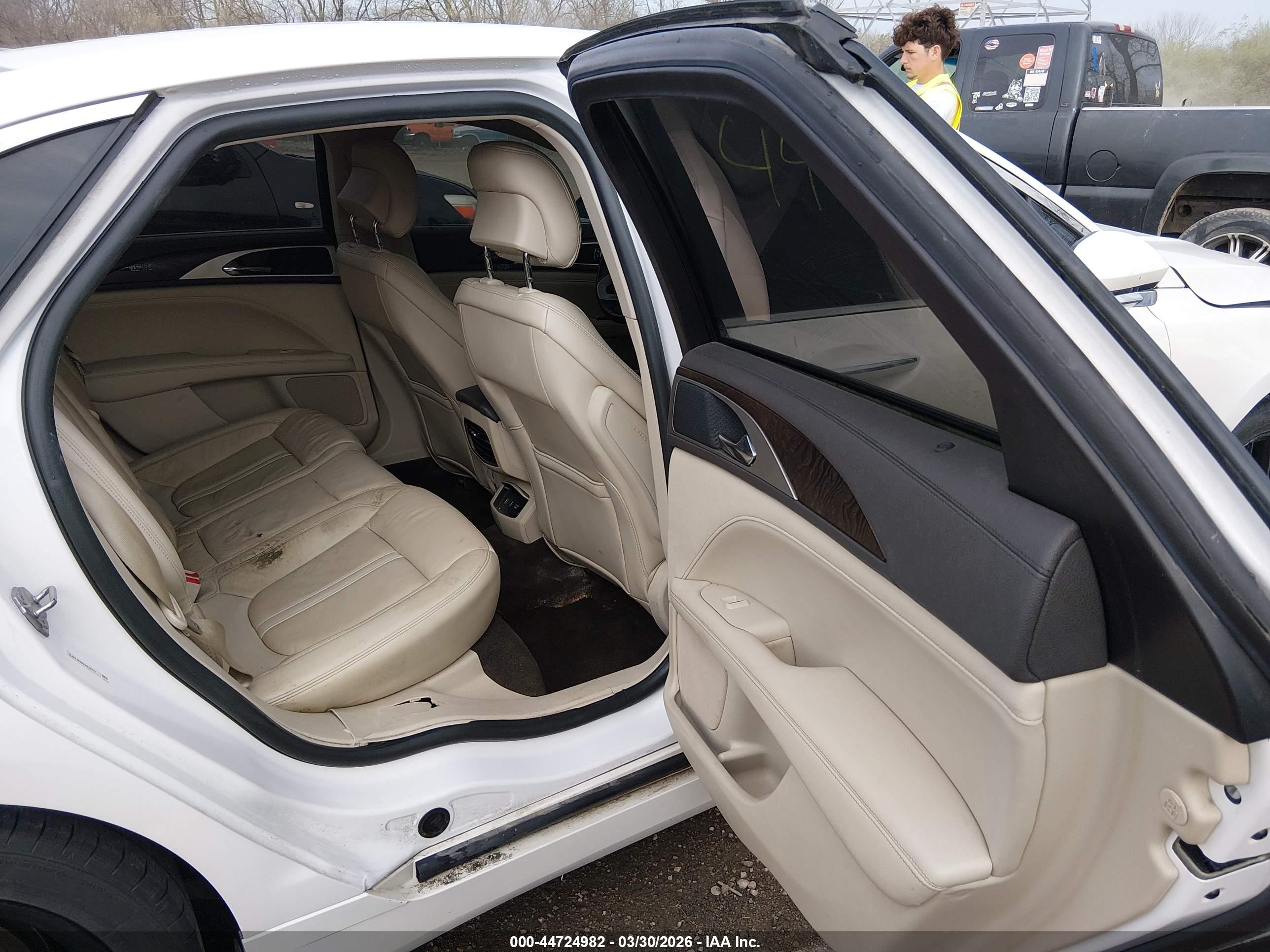 LINCOLN MKZ image 8