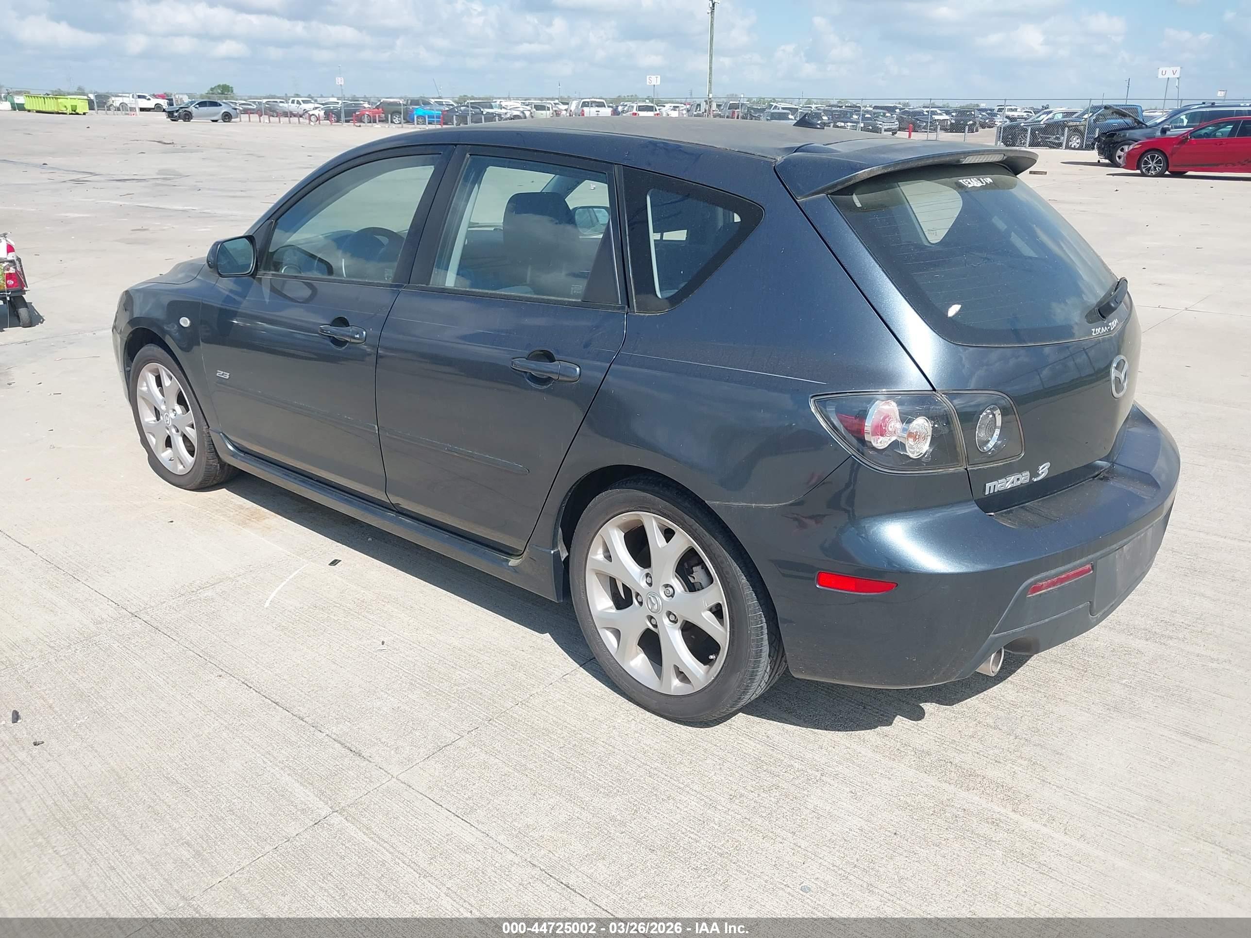 MAZDA MAZDA3 image 3