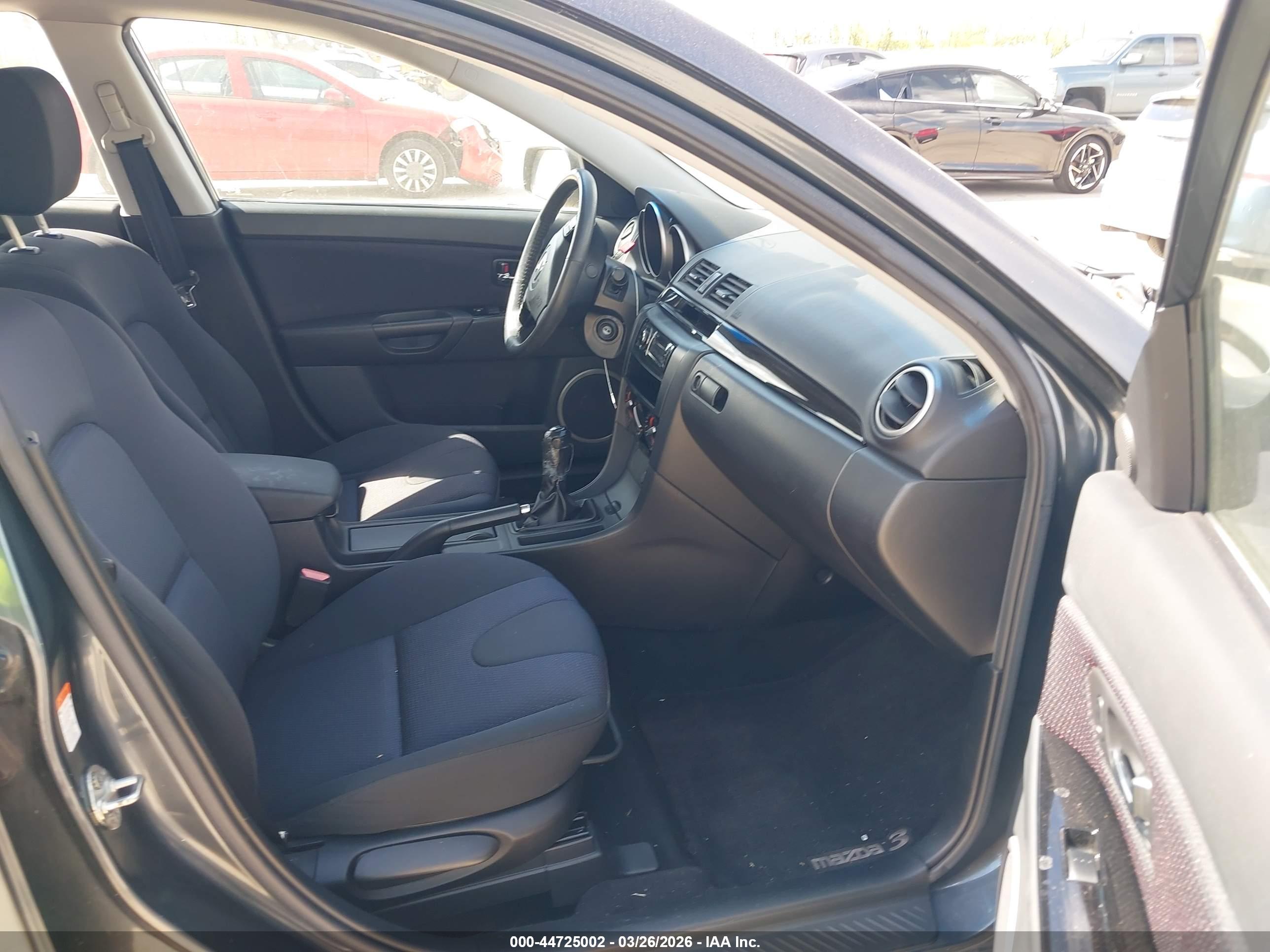 MAZDA MAZDA3 image 5