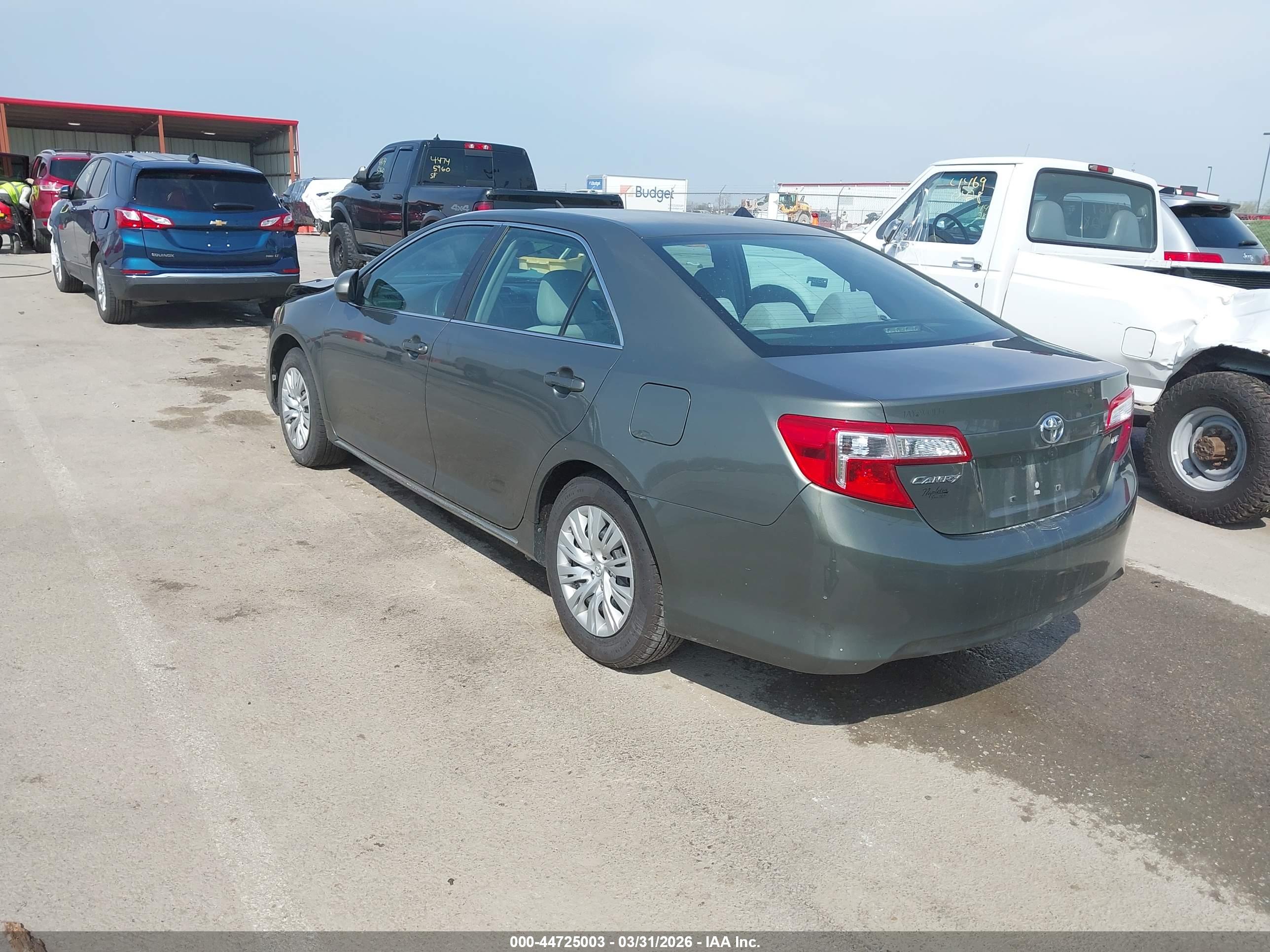 TOYOTA CAMRY image 3