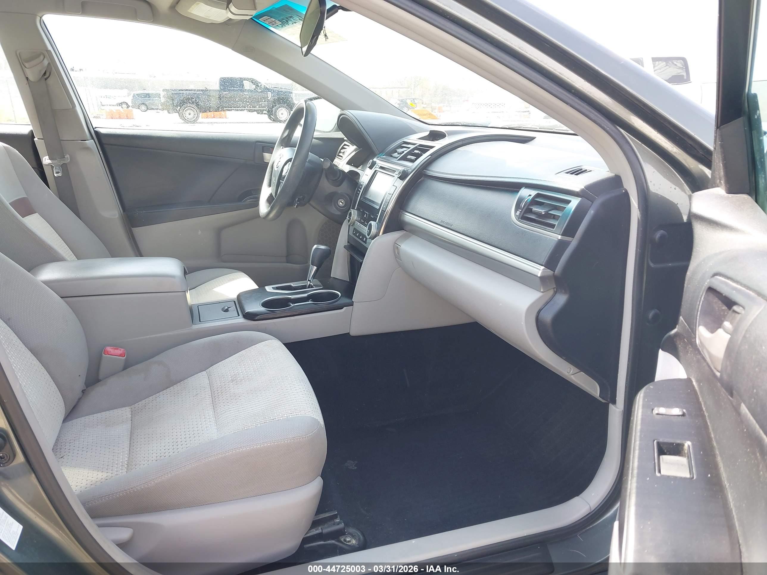 TOYOTA CAMRY image 5