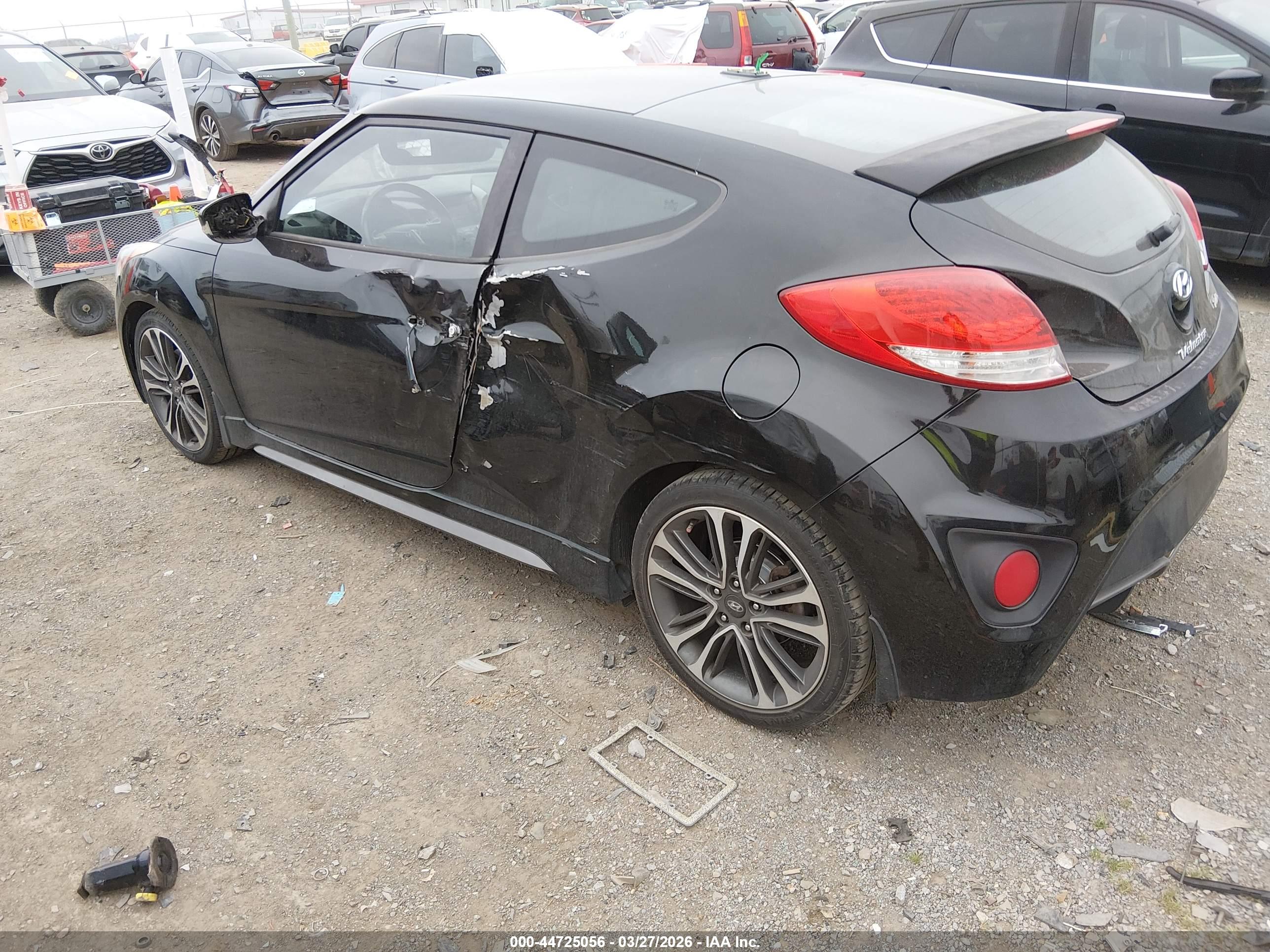 HYUNDAI VELOSTER image 3