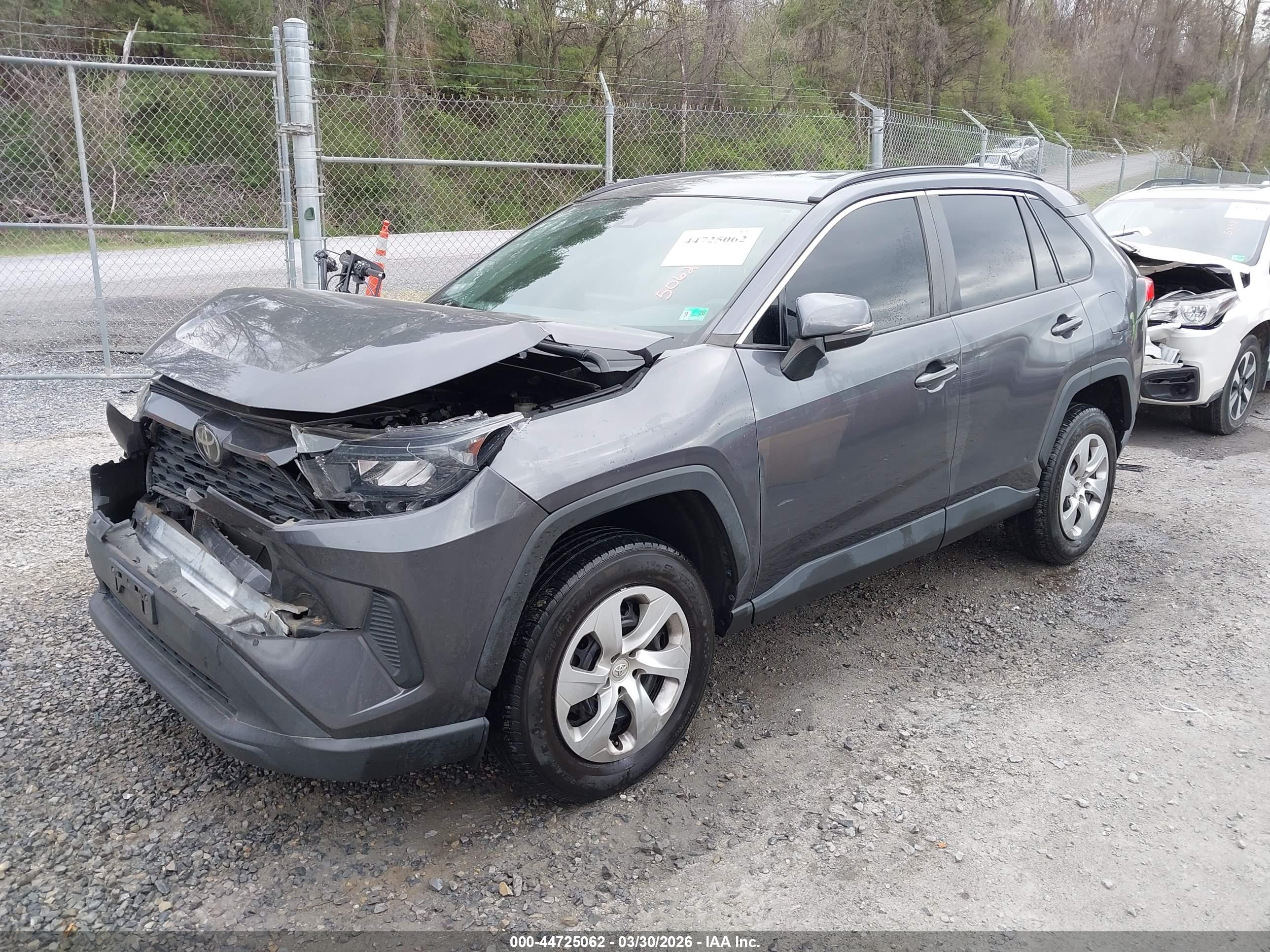 TOYOTA RAV4 image 2