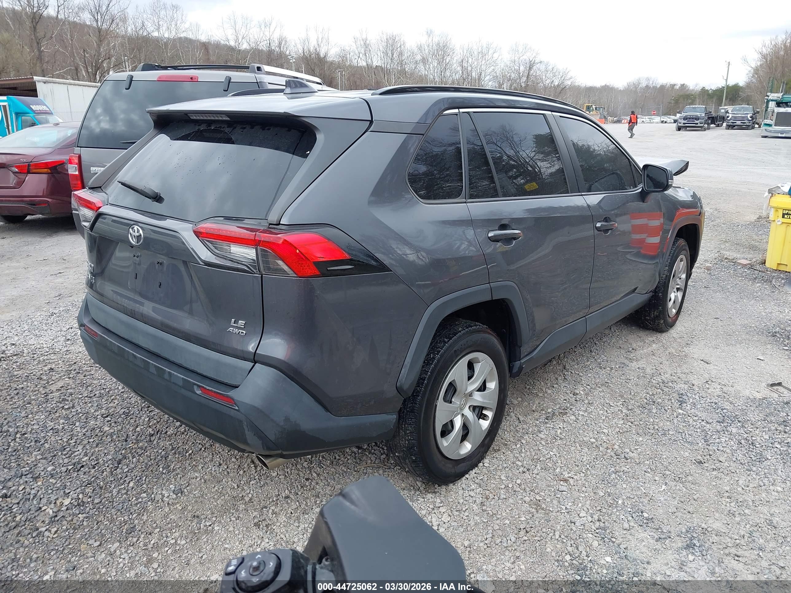 TOYOTA RAV4 image 4