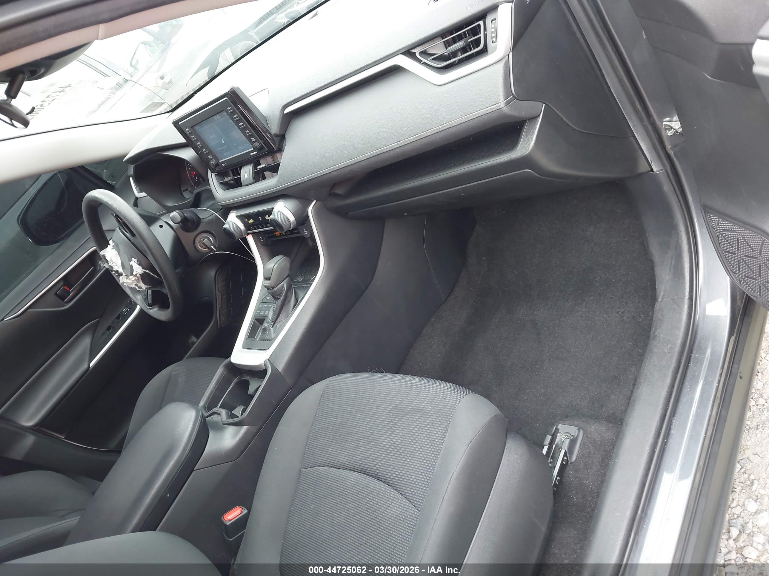 TOYOTA RAV4 image 5