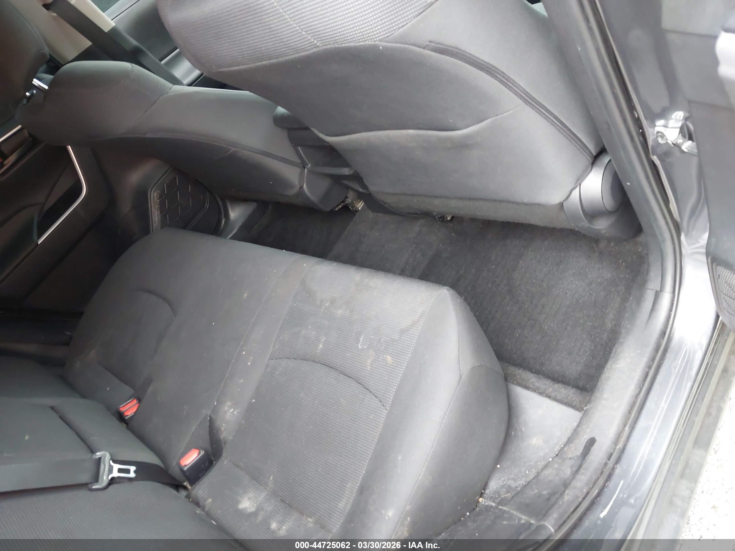 TOYOTA RAV4 image 8