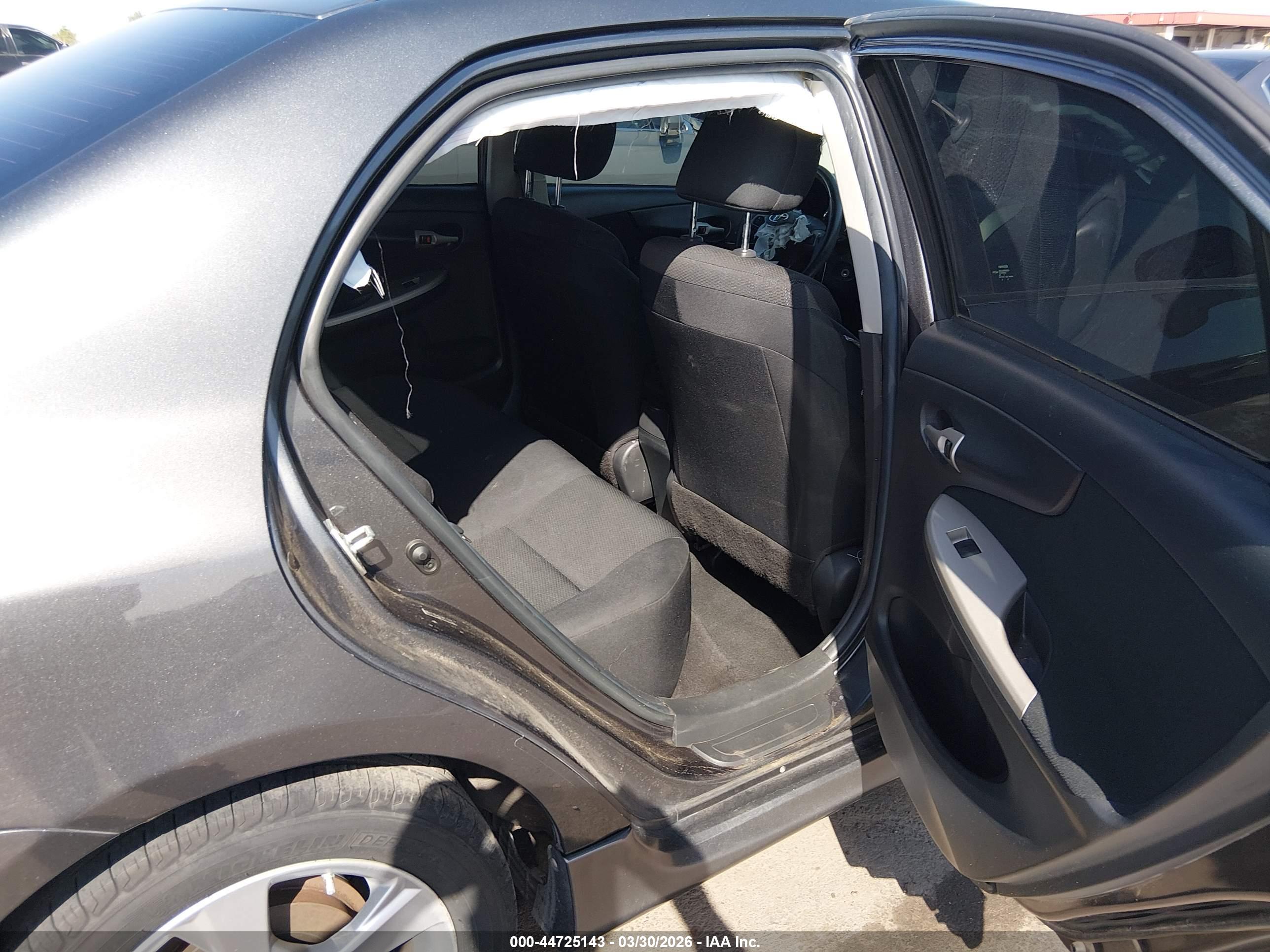 TOYOTA COROLLA image 8
