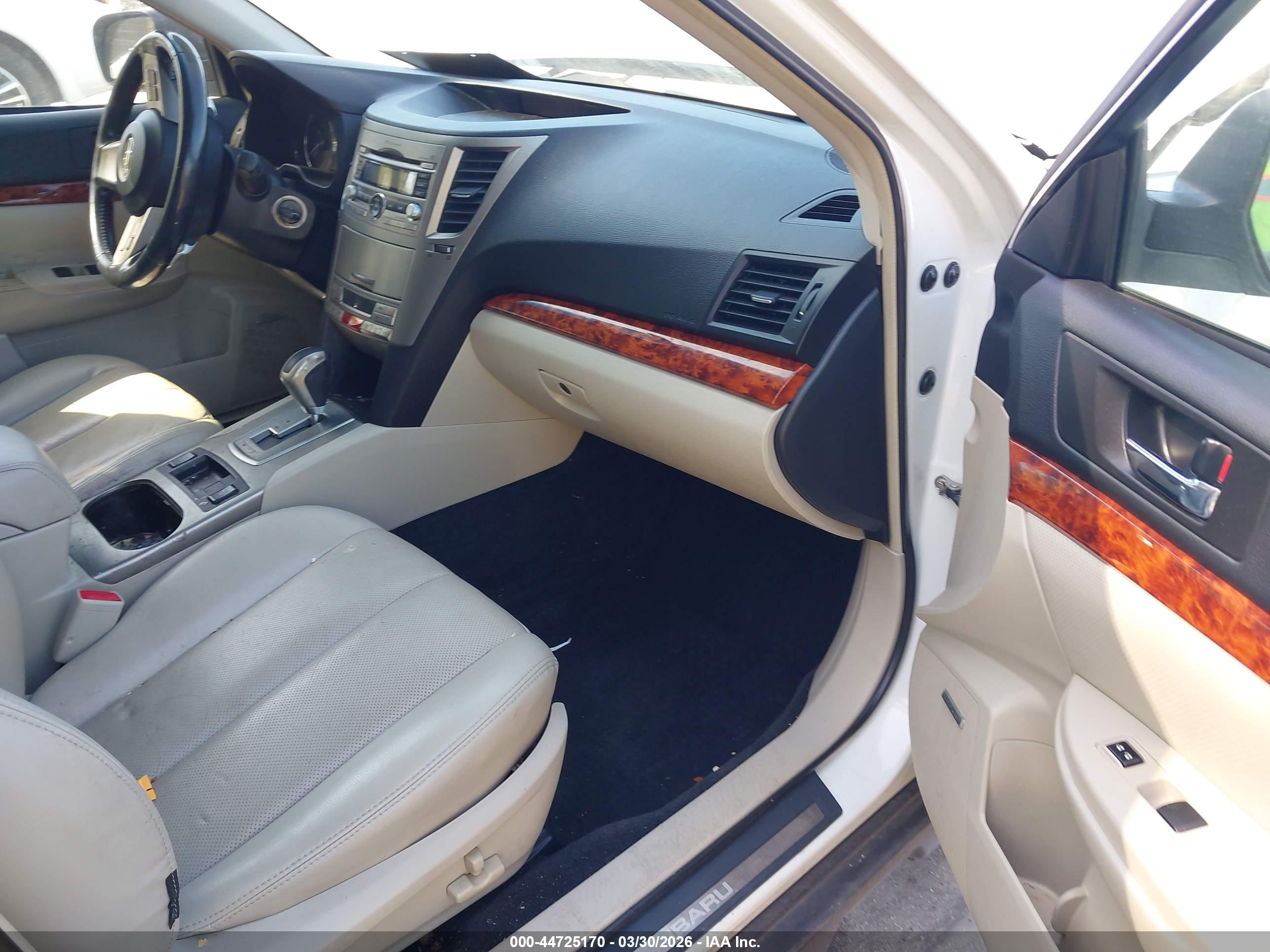 SUBARU OUTBACK image 5