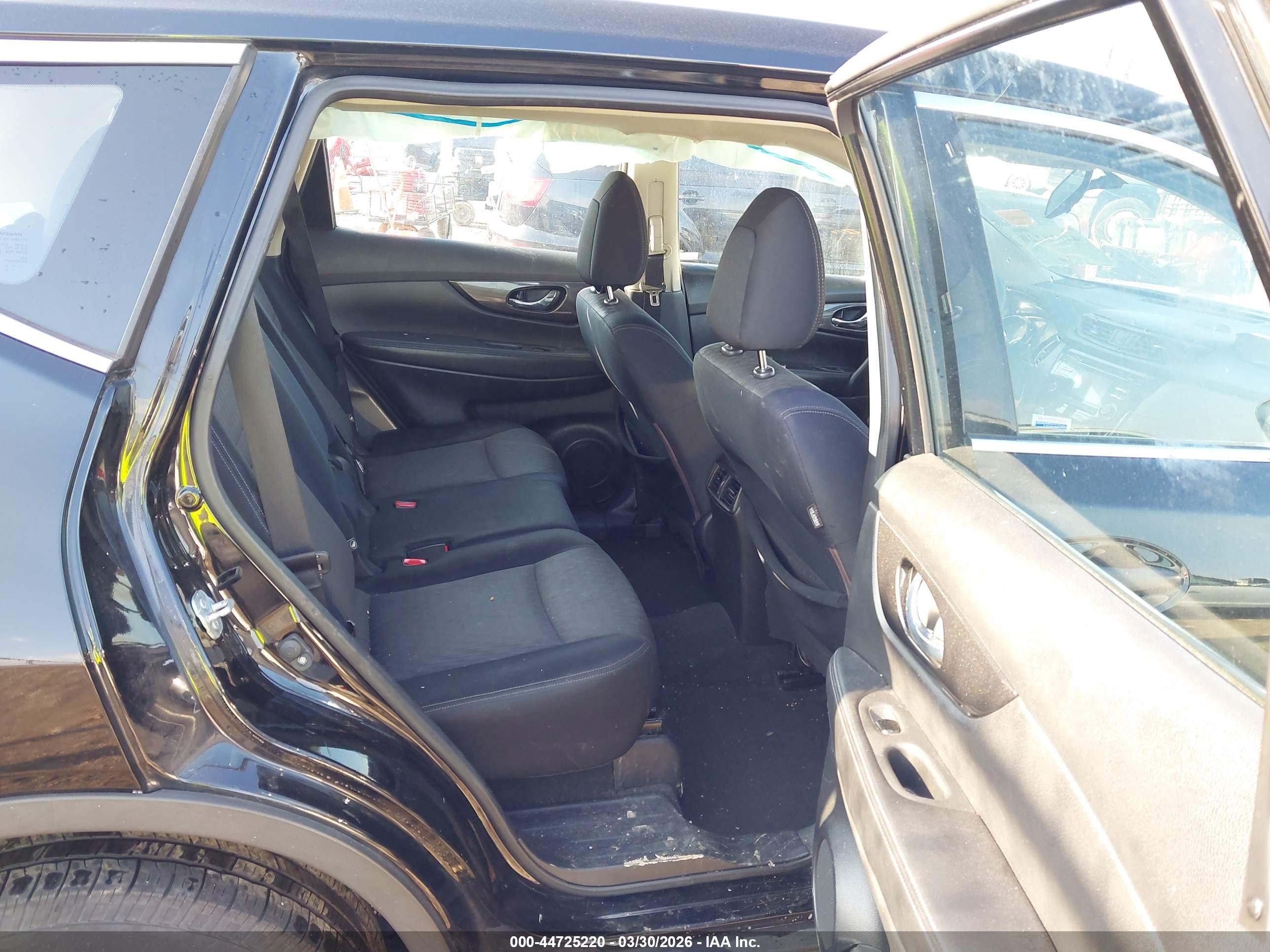 NISSAN ROGUE image 8