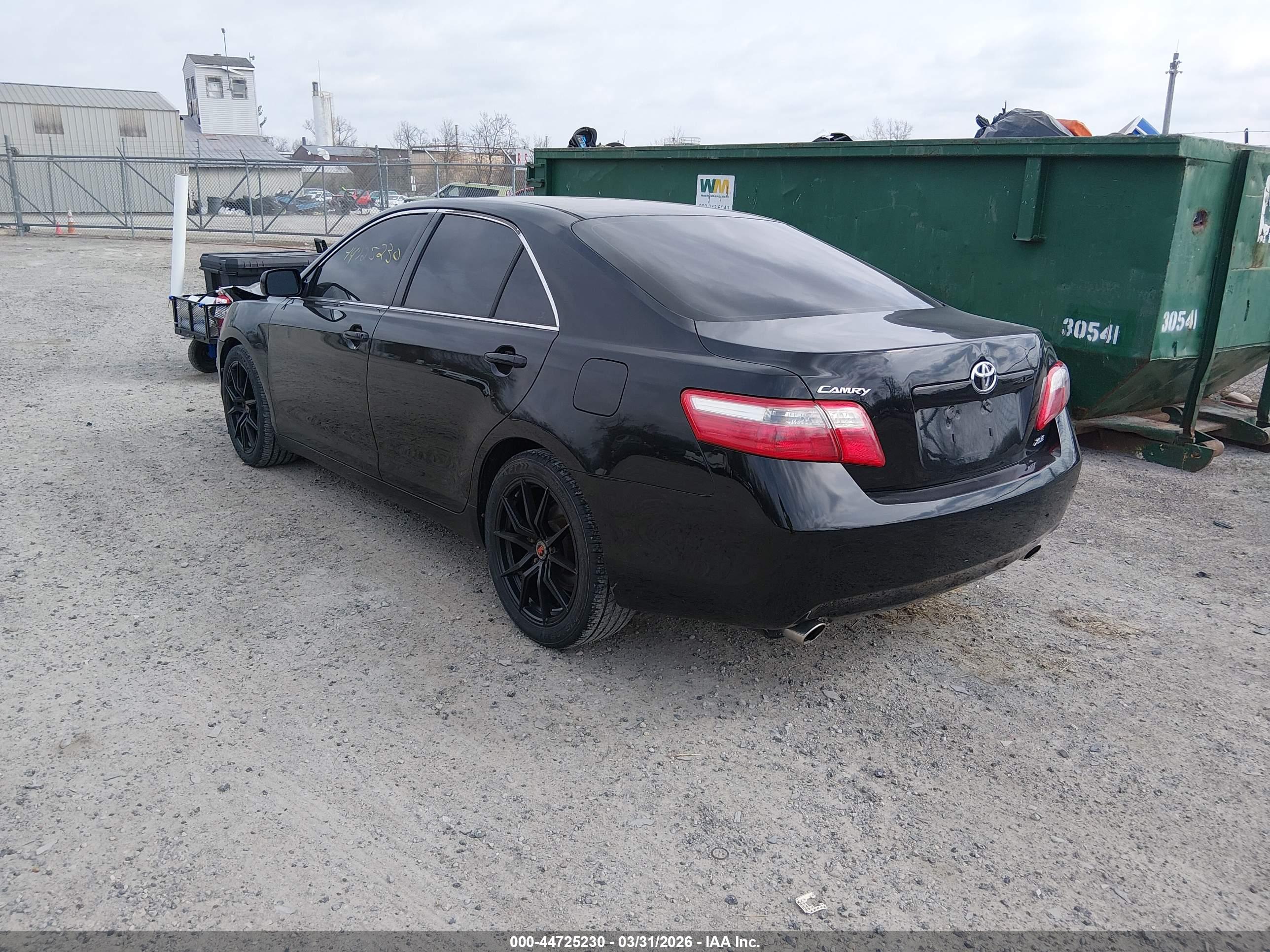 TOYOTA CAMRY image 3