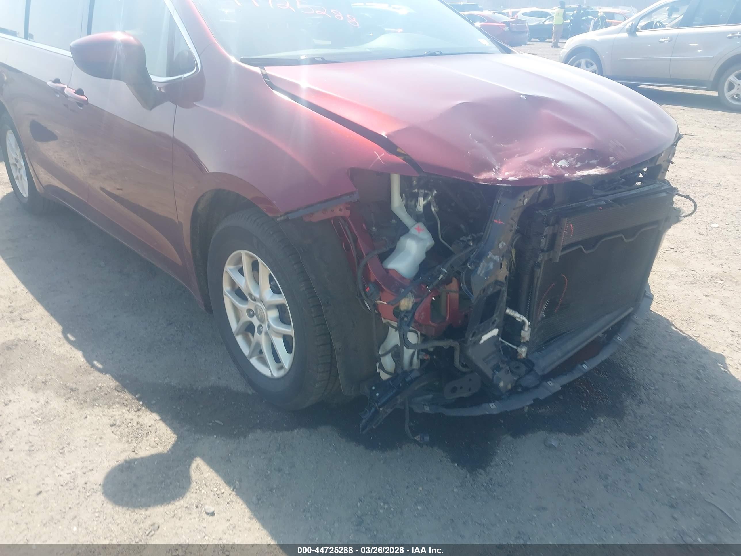 CHRYSLER PACIFICA image 6