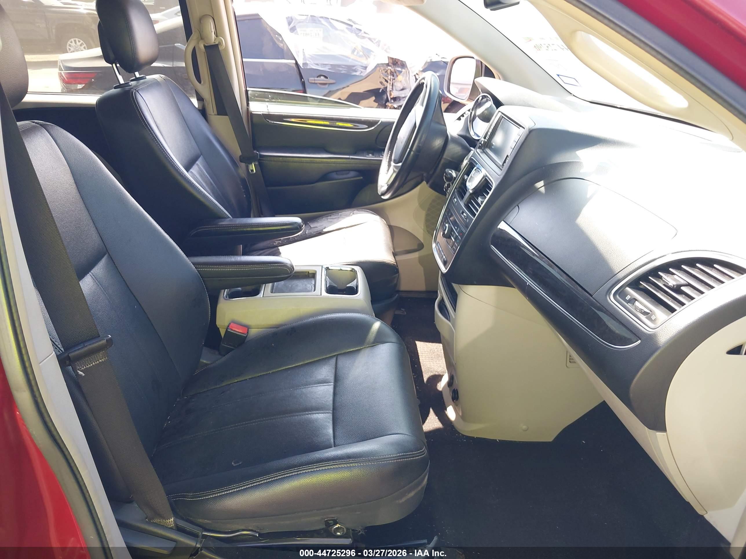 CHRYSLER TOWN image 5