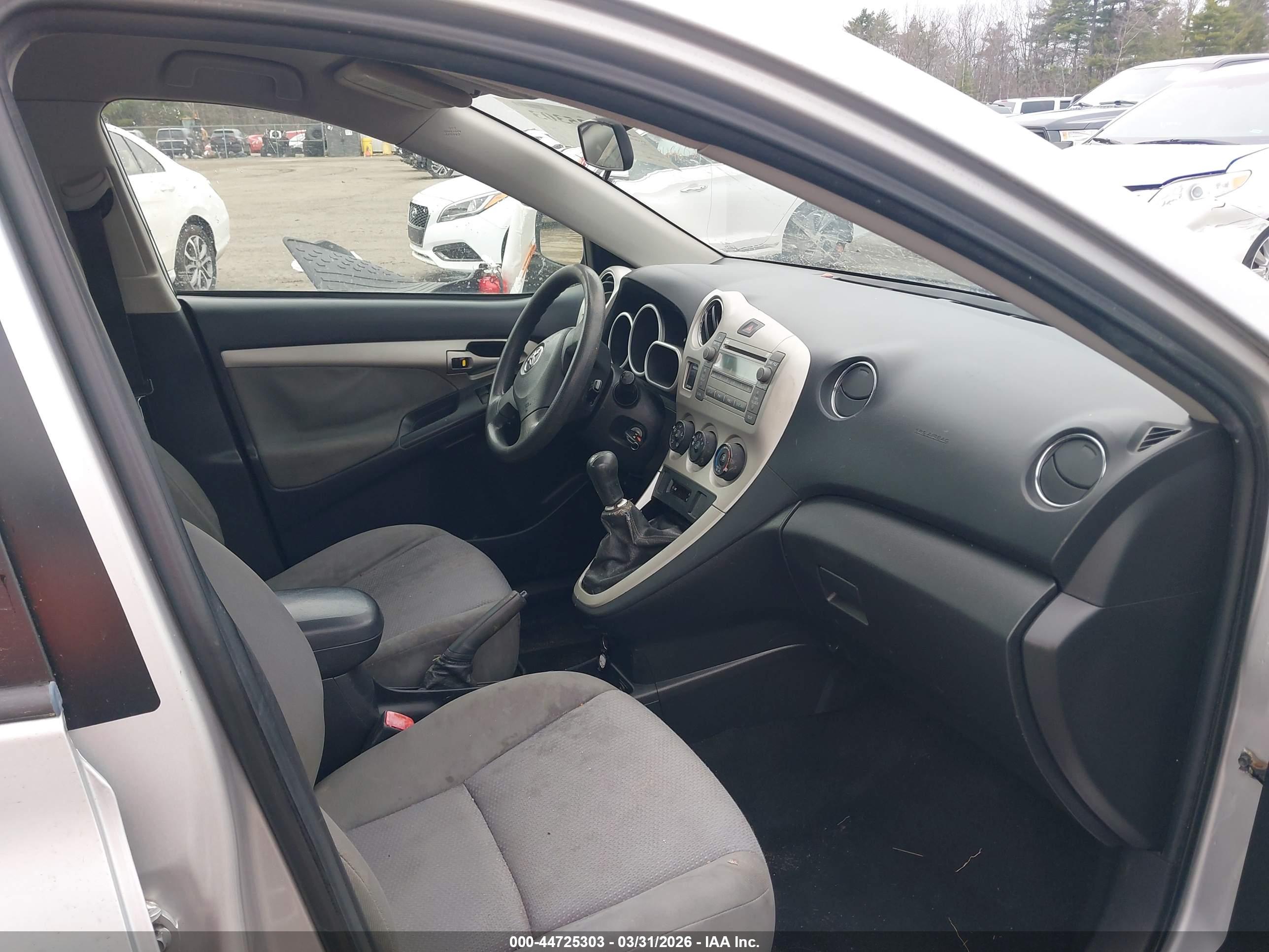TOYOTA MATRIX image 5