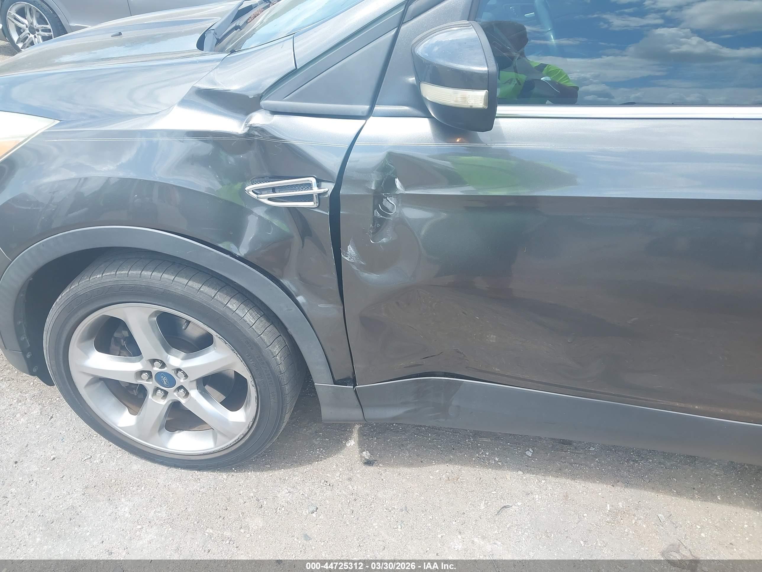 FORD ESCAPE image 6