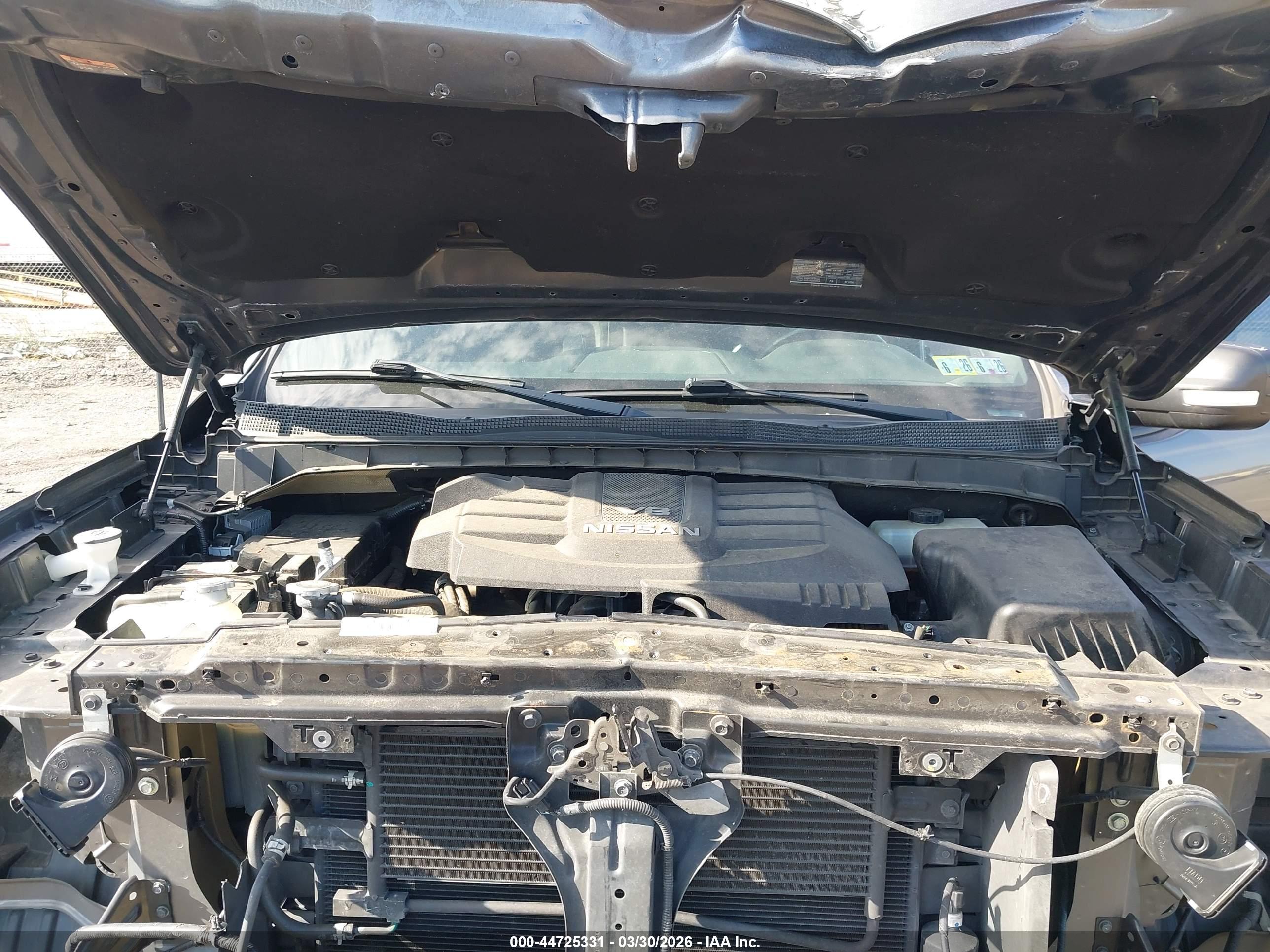 NISSAN TITAN image 10