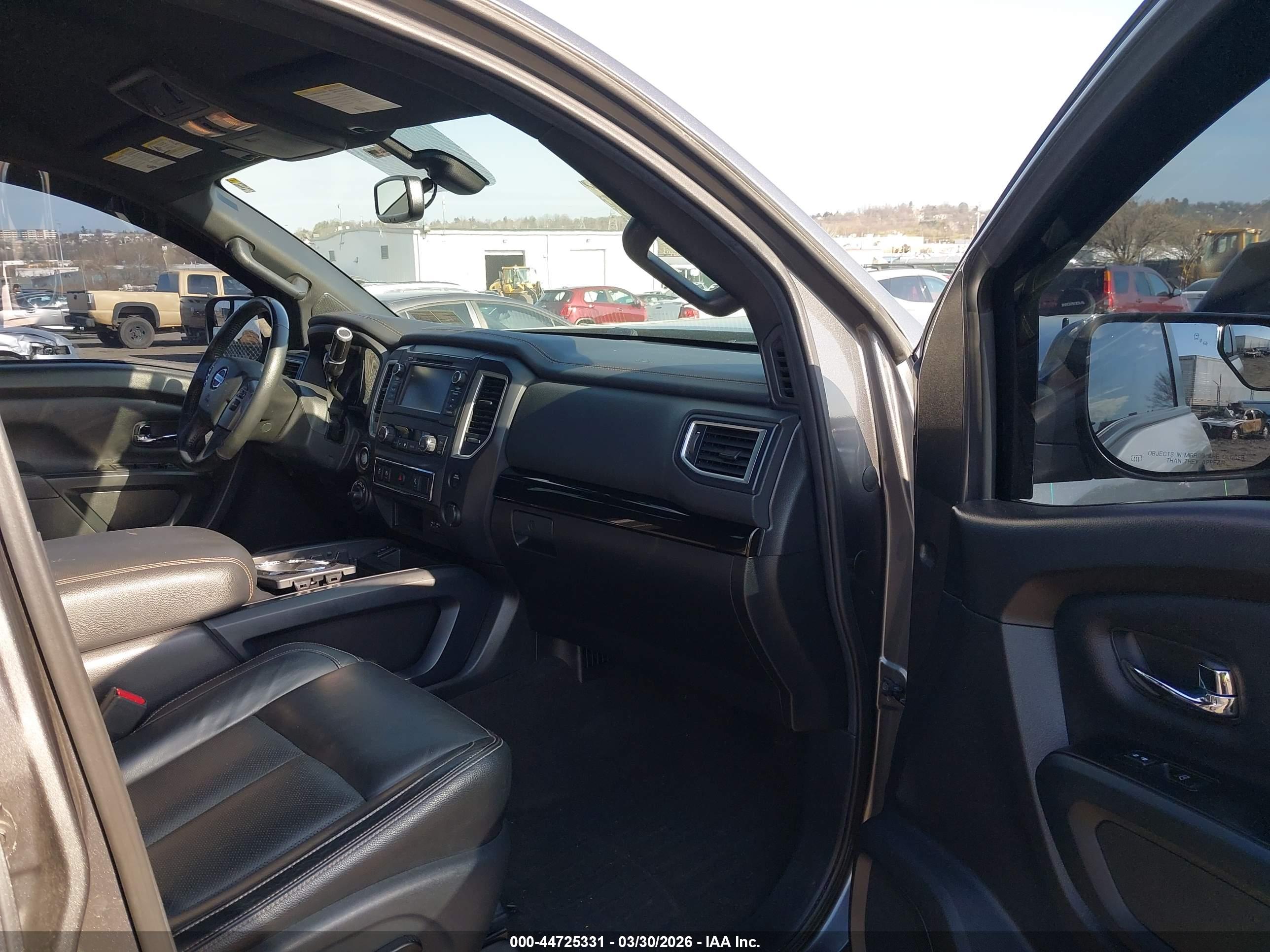 NISSAN TITAN image 5
