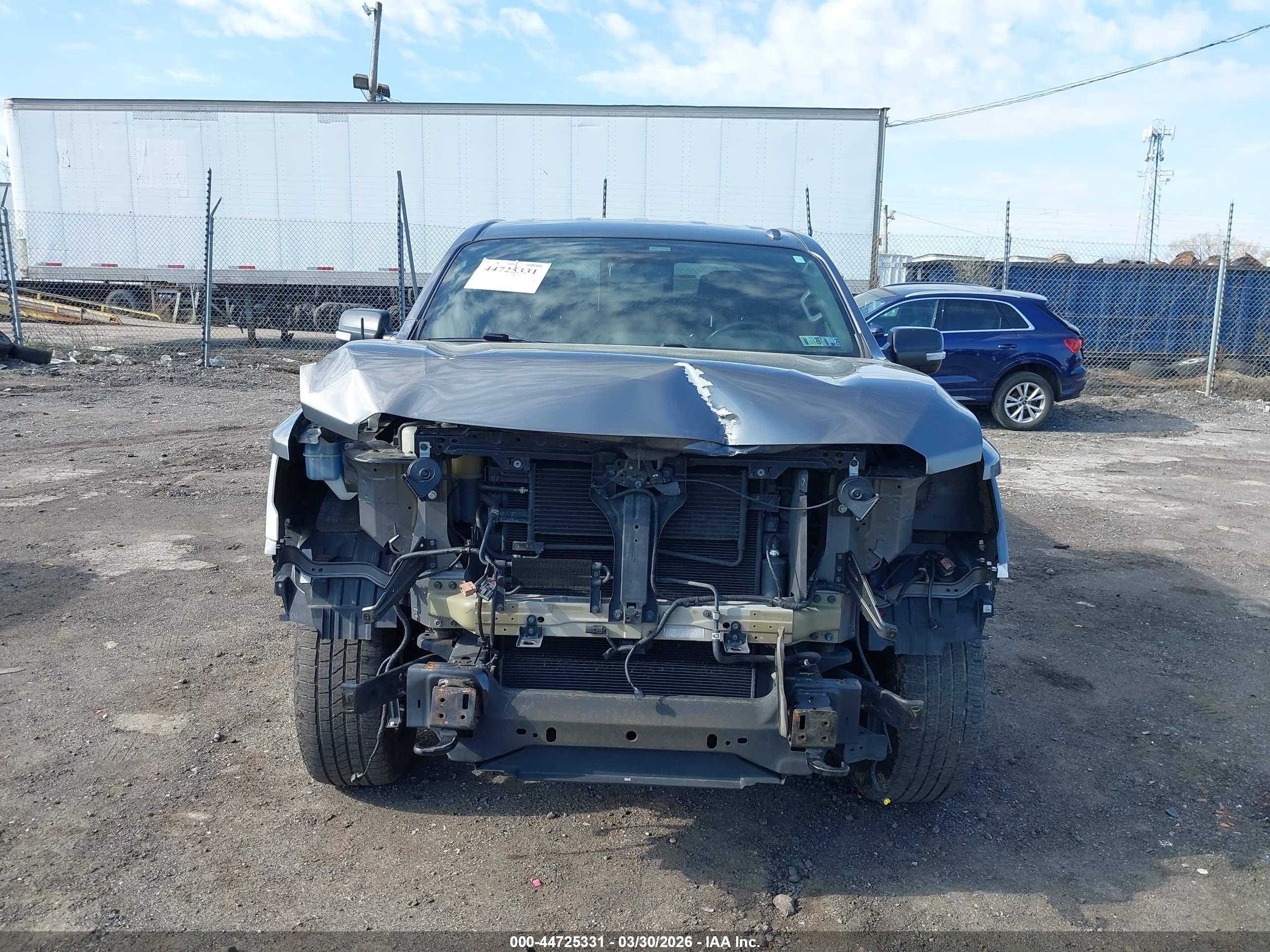 NISSAN TITAN image 6