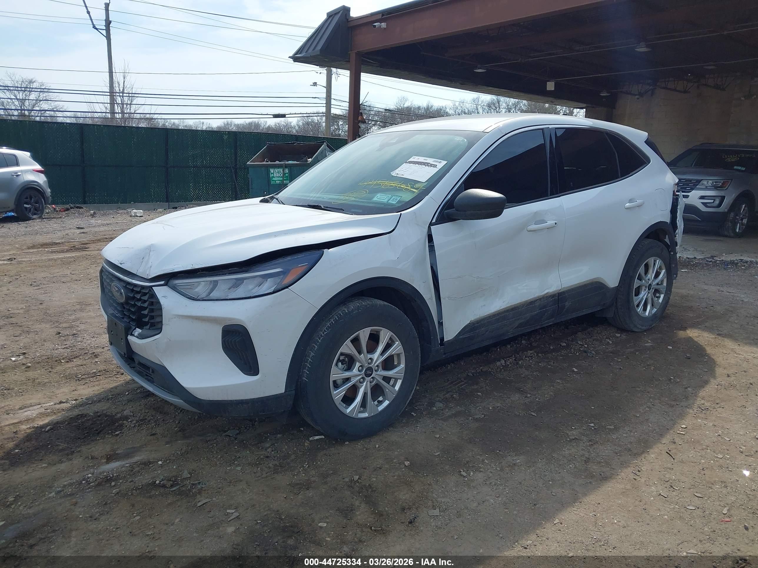 FORD ESCAPE image 2