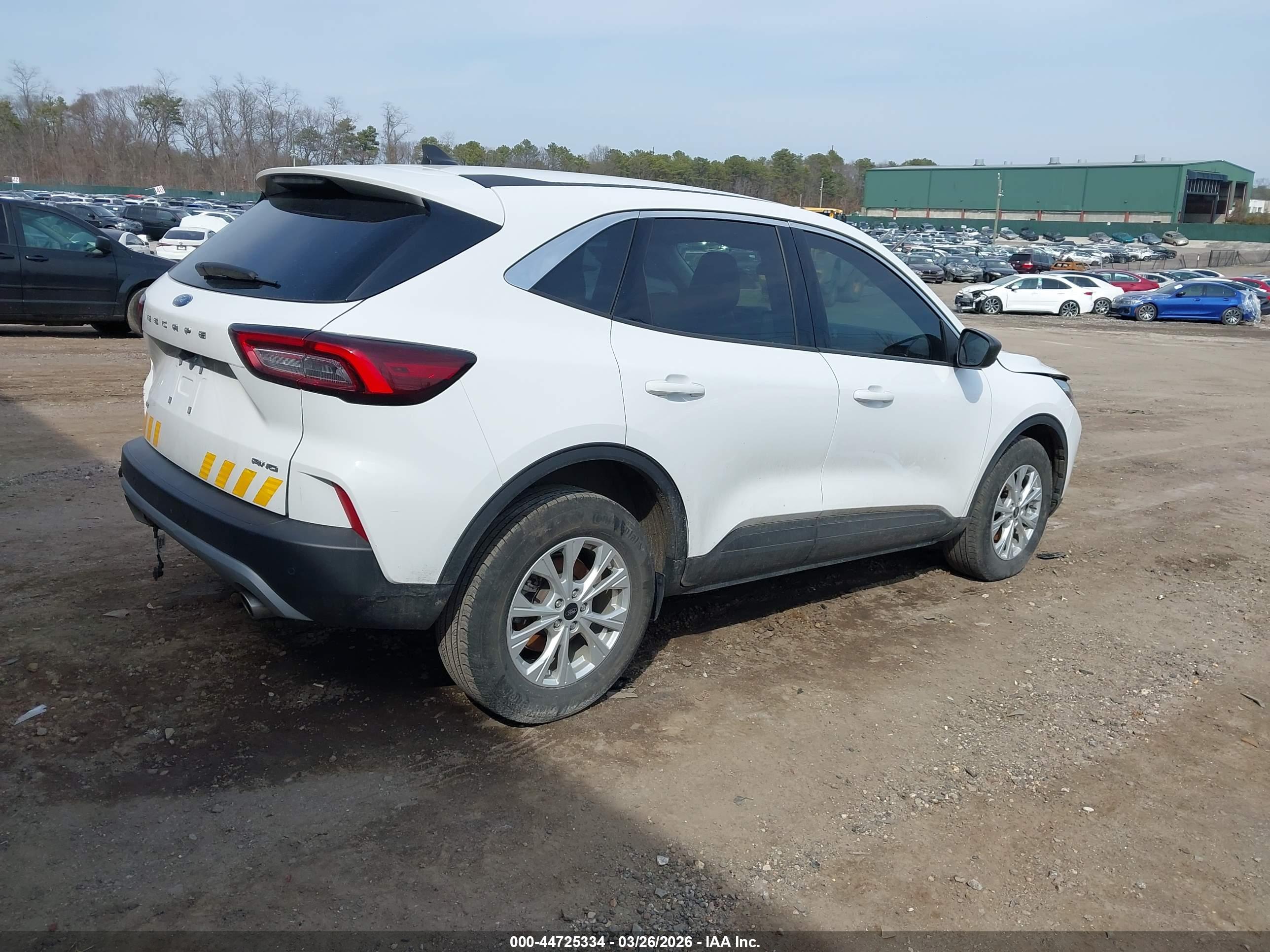 FORD ESCAPE image 4